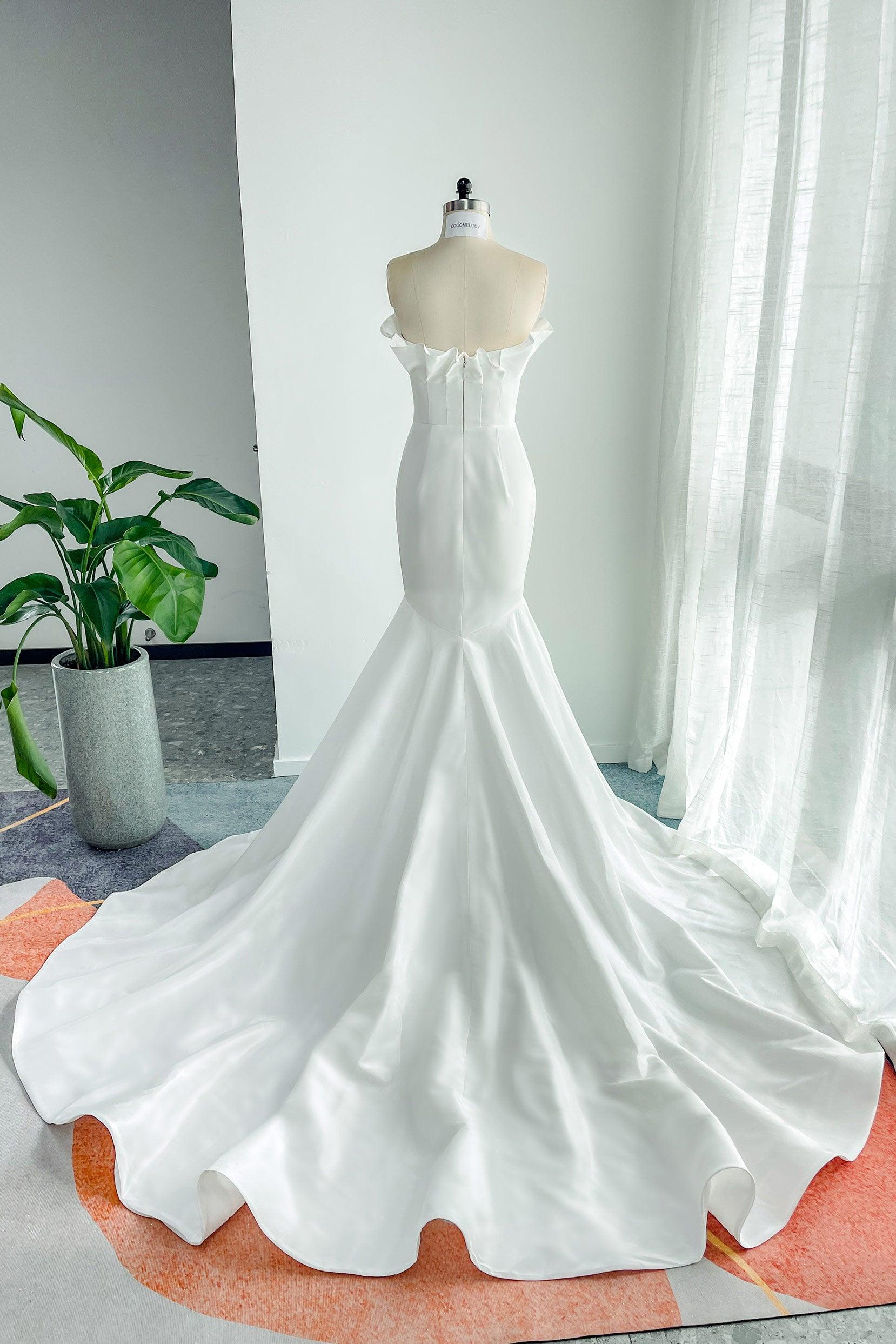Trumpet-Mermaid Court Train Taffeta Wedding Dress CW3131 - COCOMELODY