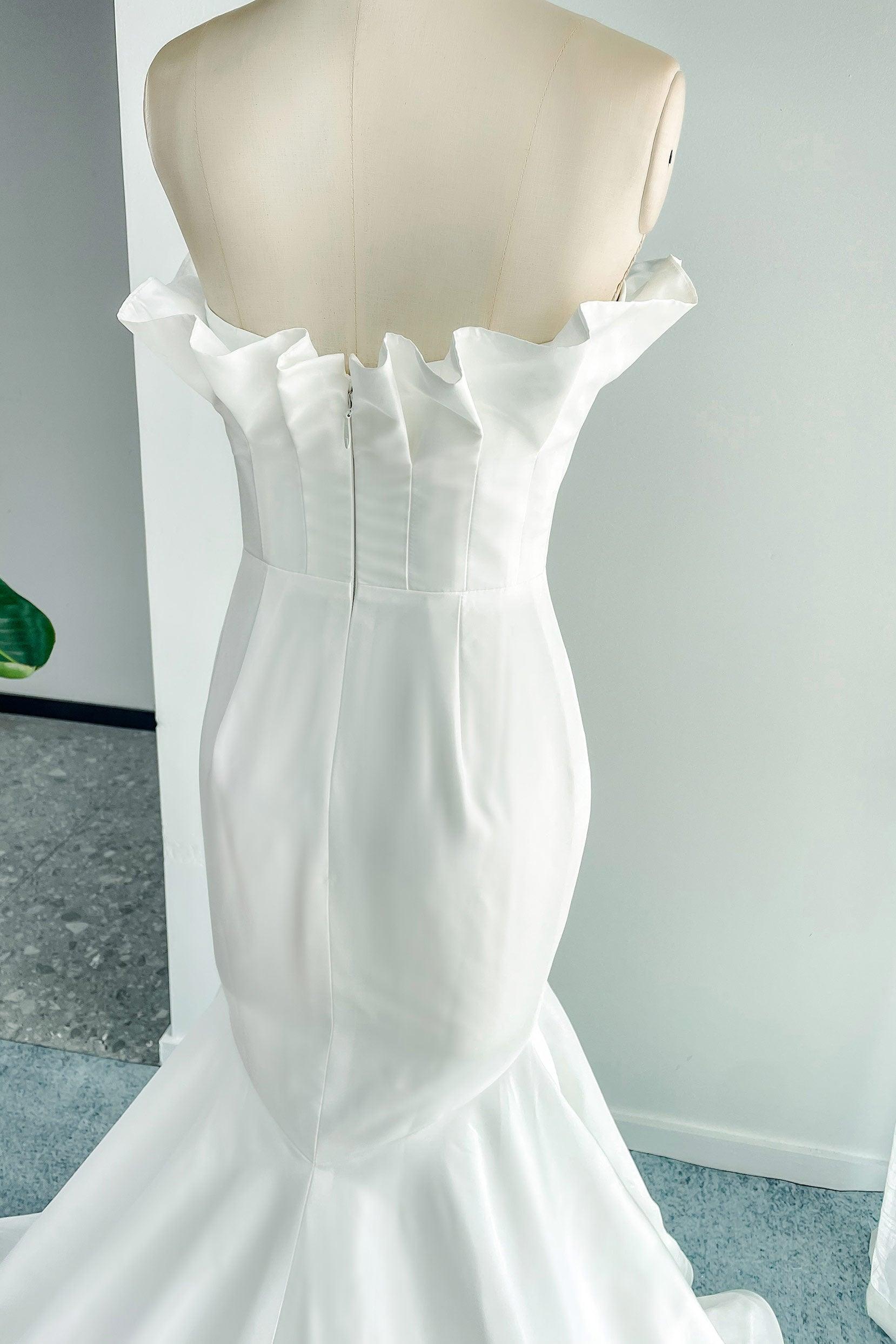 Trumpet-Mermaid Court Train Taffeta Wedding Dress CW3131 - COCOMELODY
