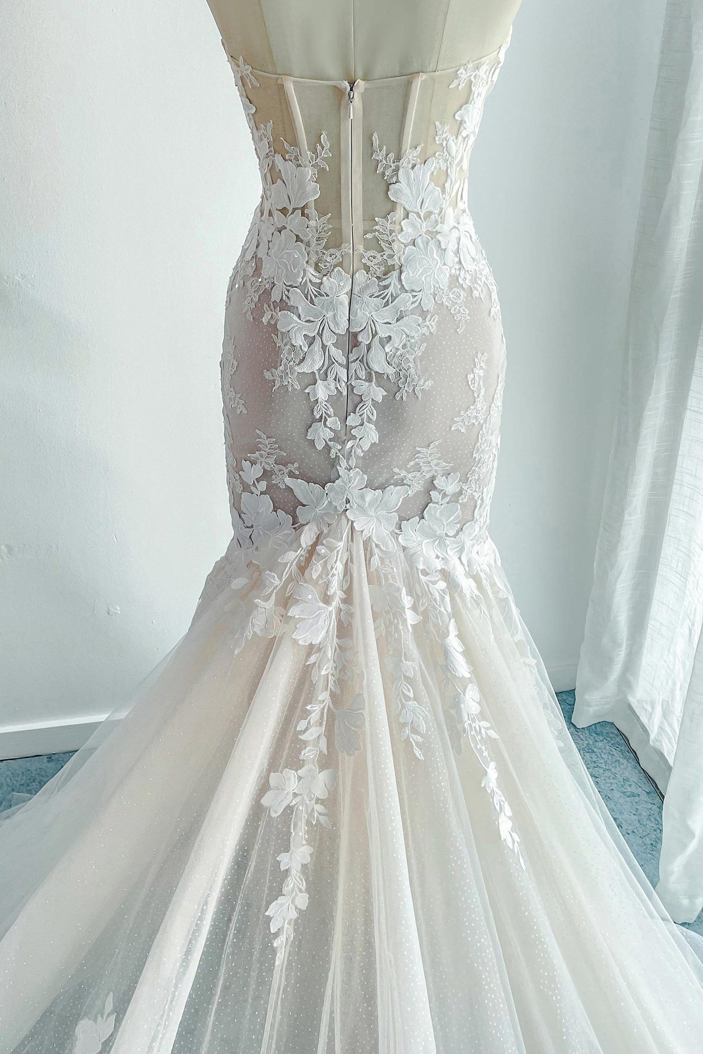 Trumpet-Mermaid Chapel Train Lace Tulle Wedding Dress CW3133 - COCOMELODY