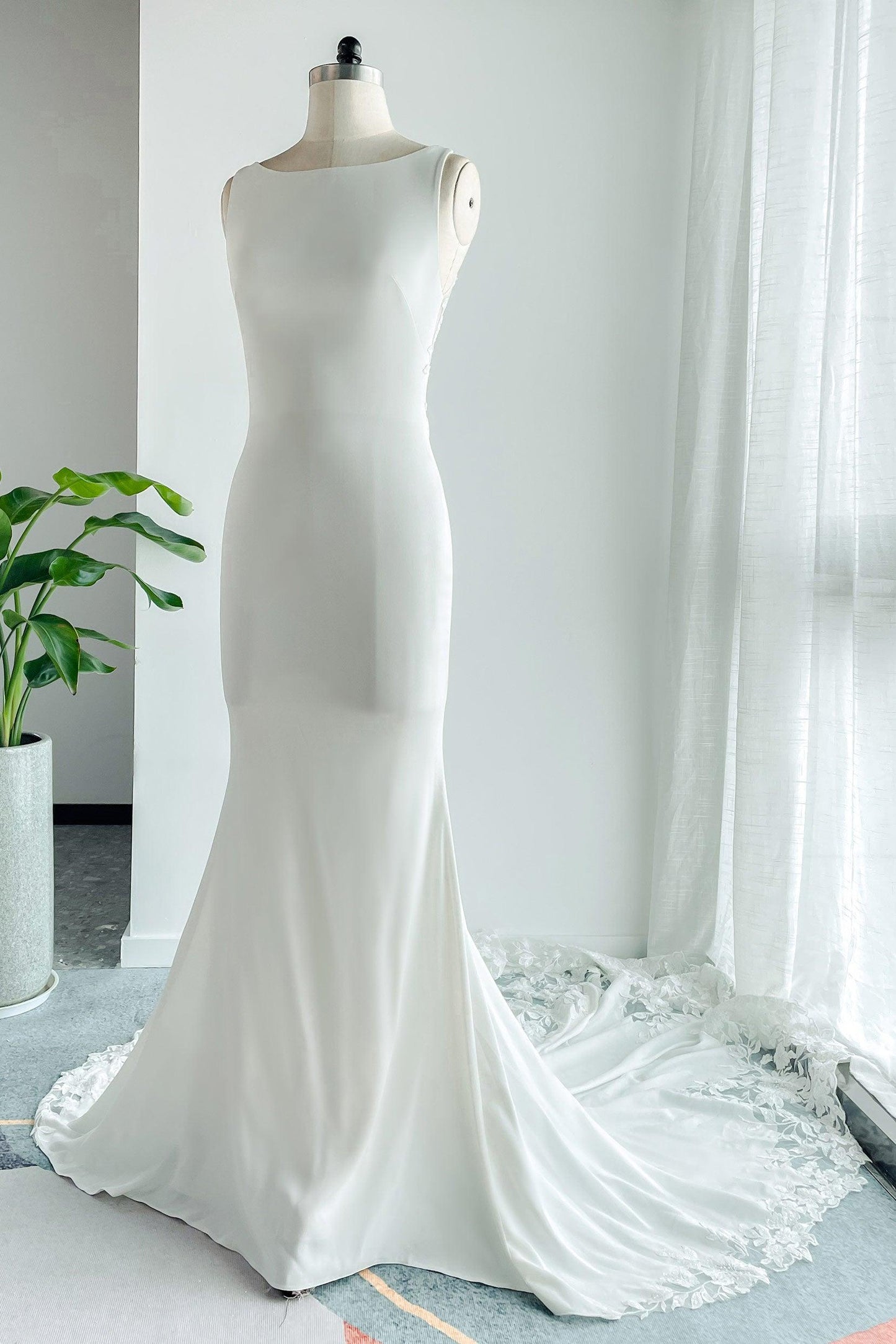 Trumpet-Mermaid Court Train Lace Stretch Satin Wedding Dress CW3138 - COCOMELODY