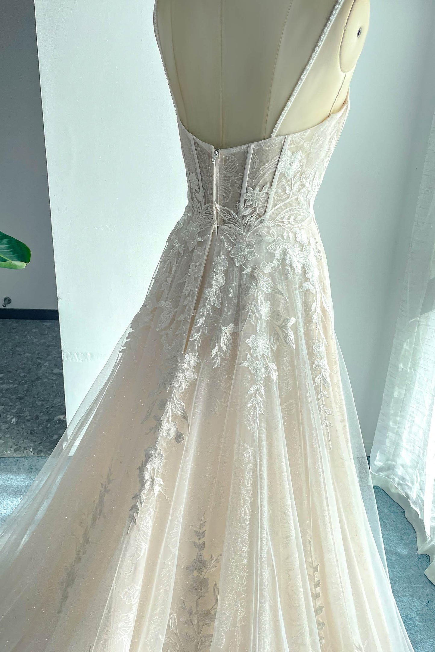 A-Line Court Train Lace Tulle Wedding Dress CW3140 - COCOMELODY