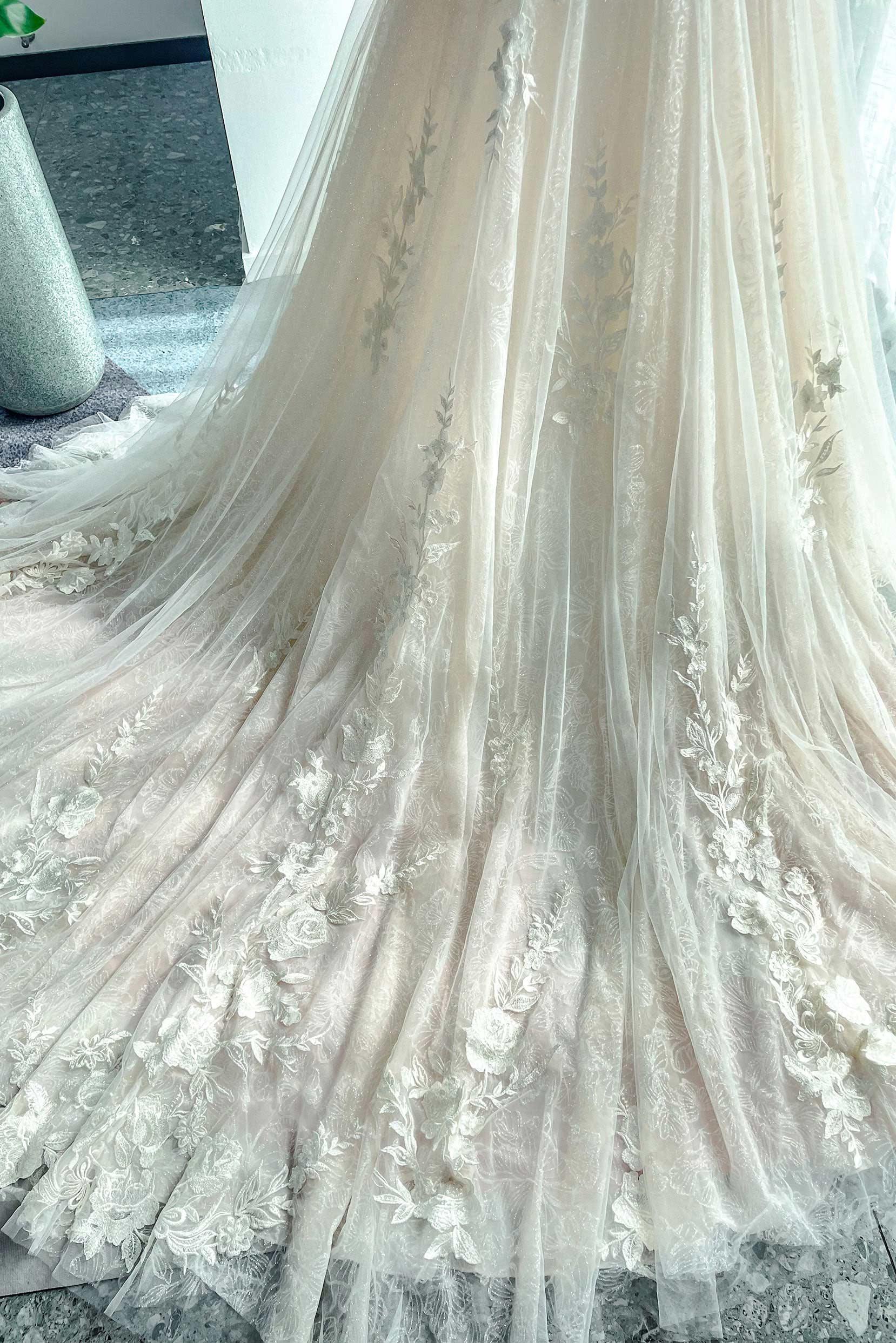 A-Line Court Train Lace Tulle Wedding Dress CW3140 - COCOMELODY