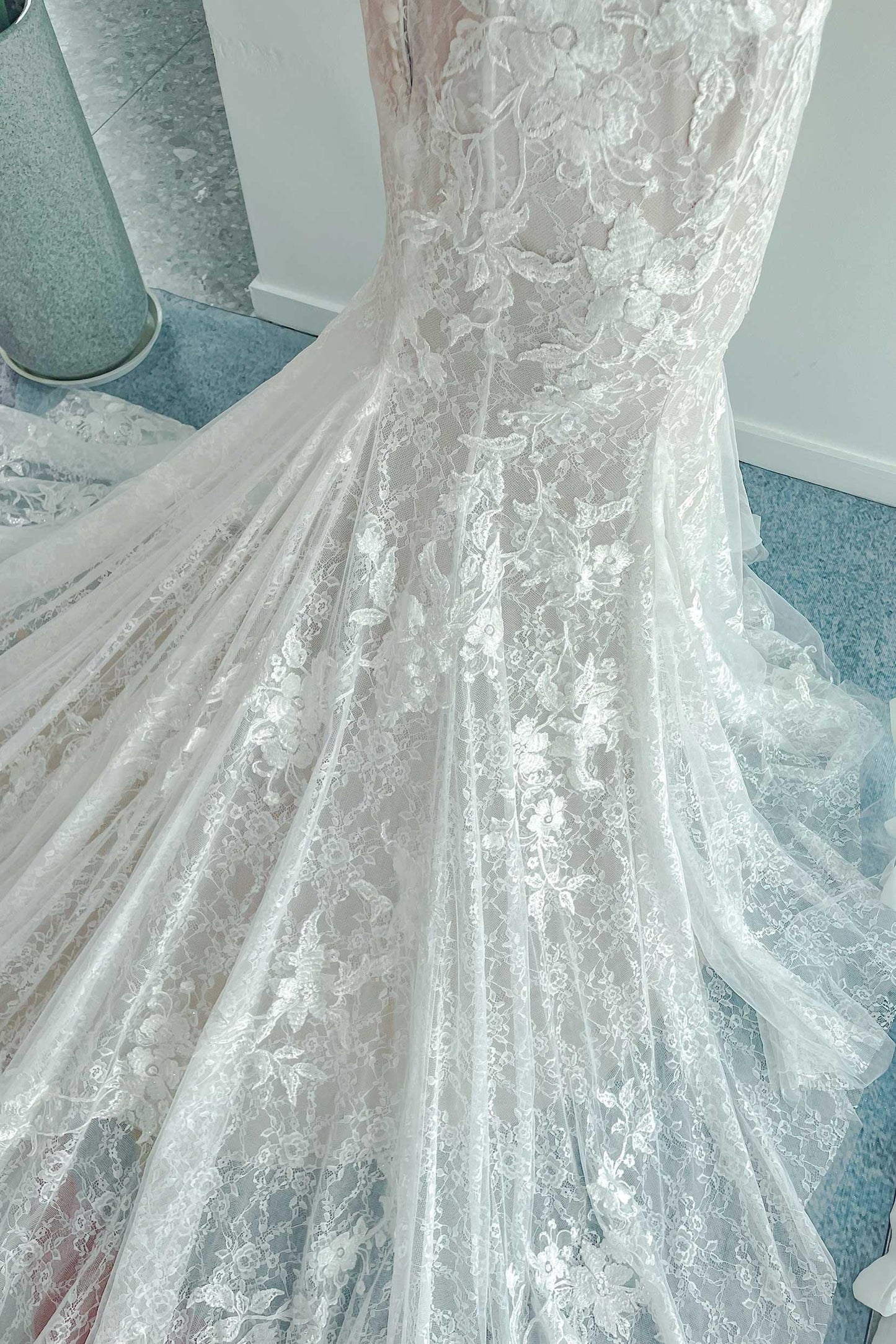 Trumpet-Mermaid Chapel Train Lace Tulle Wedding Dress CW3142