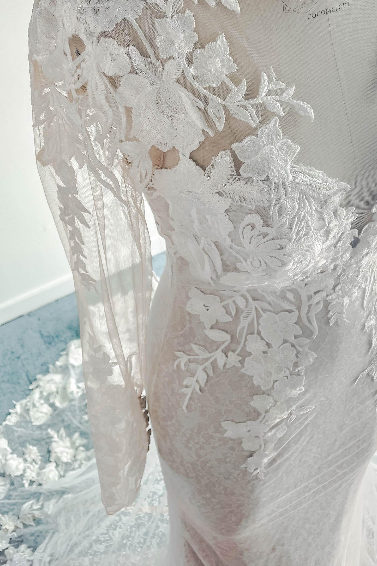 Trumpet-Mermaid Court Train Lace Tulle Wedding Dress CW3143 - COCOMELODY