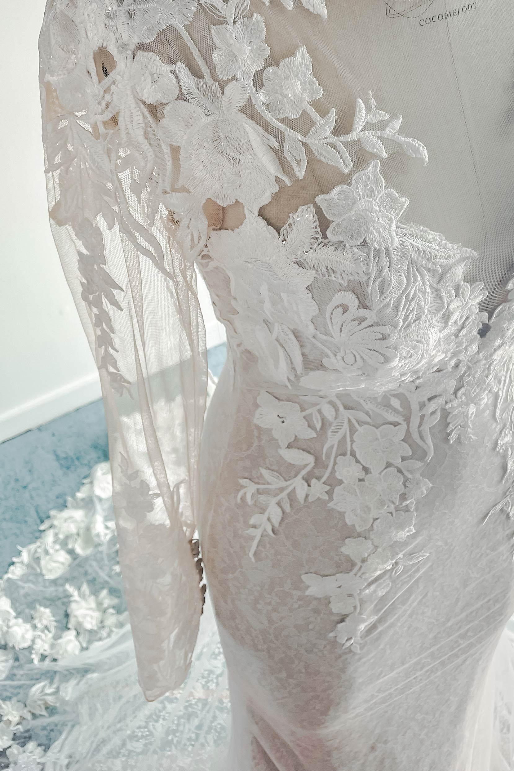 Trumpet-Mermaid Court Train Lace Tulle Wedding Dress CW3143 - COCOMELODY