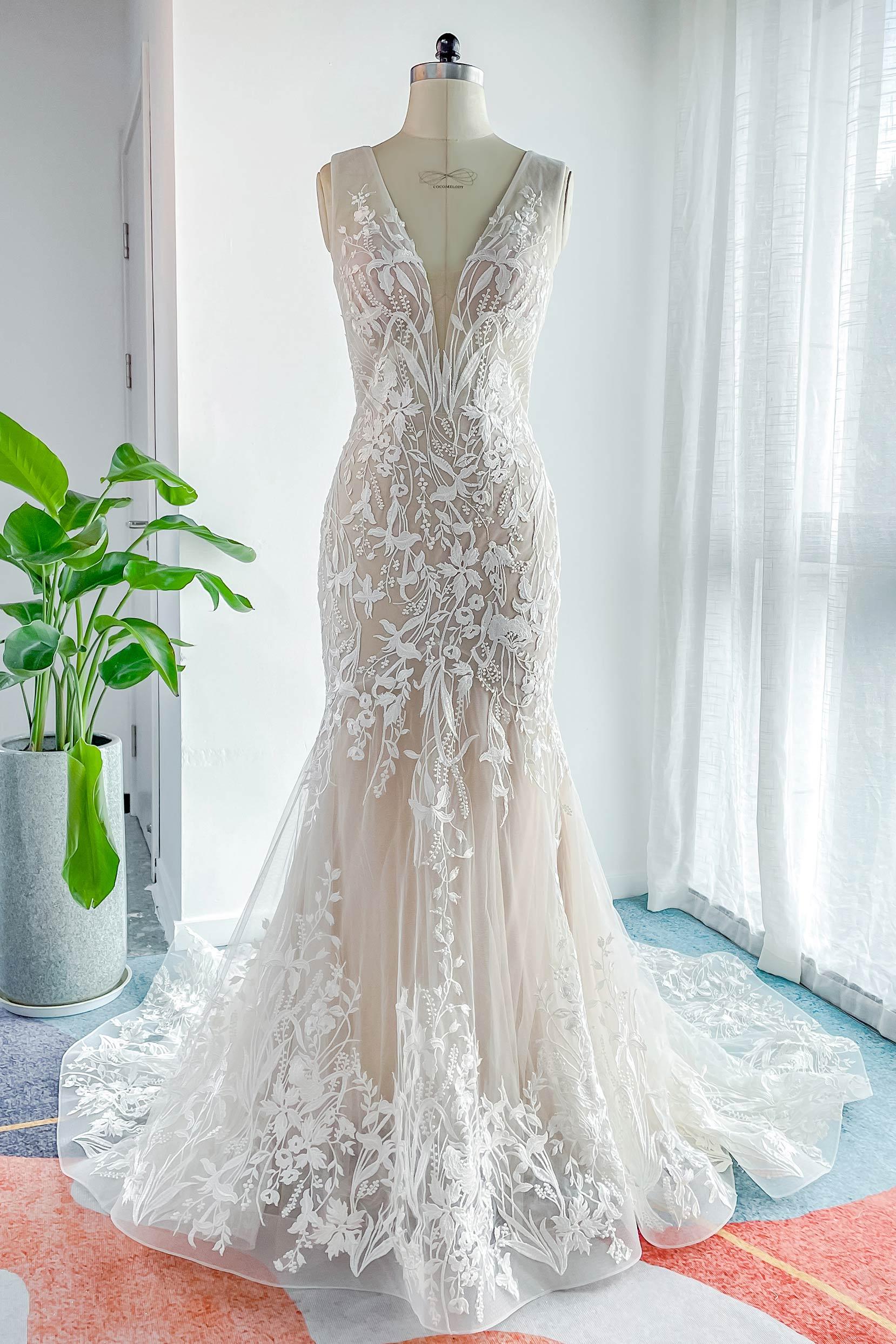 Trumpet-Mermaid Court Train Lace Tulle Wedding Dress CW3144 - COCOMELODY
