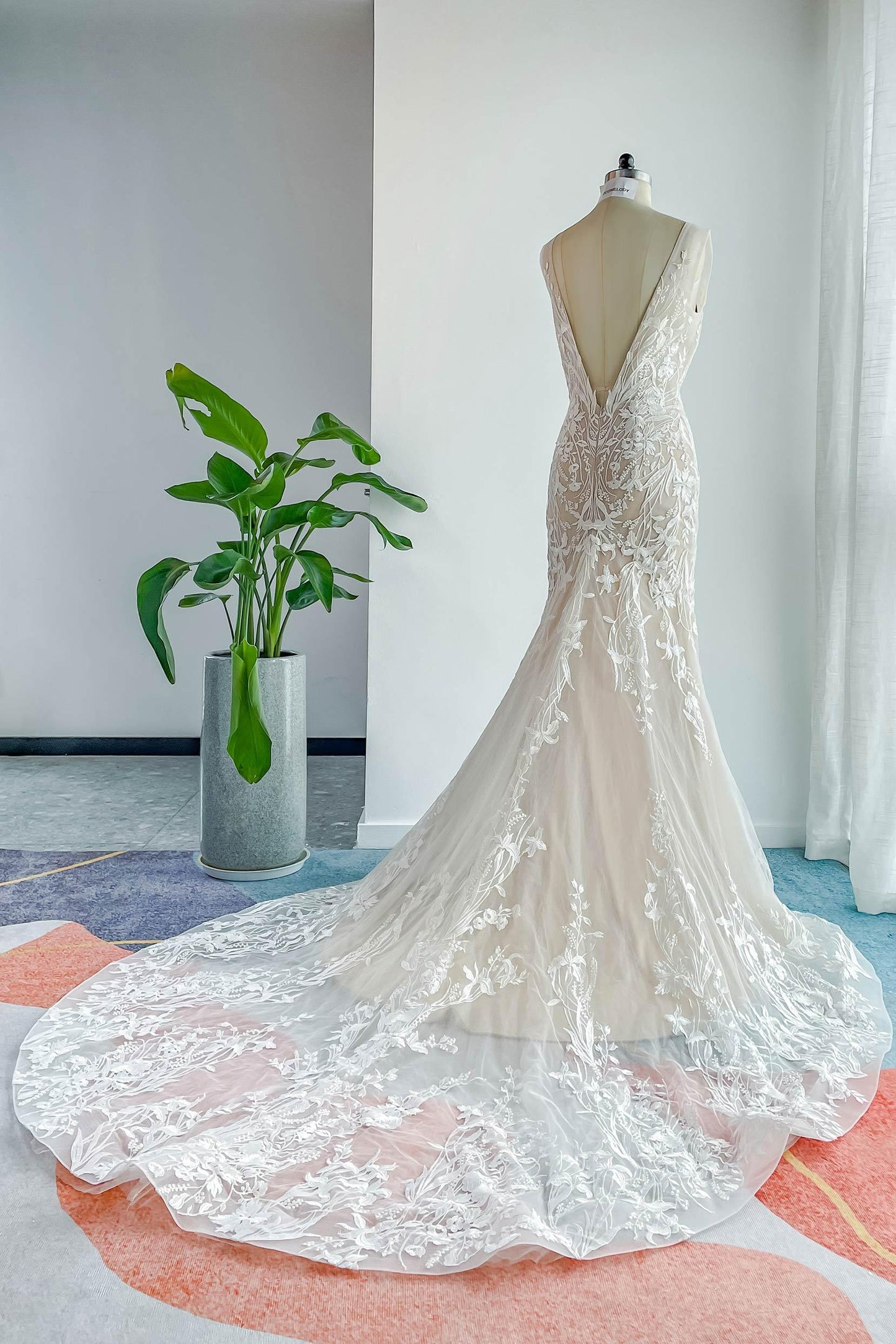 Trumpet-Mermaid Court Train Lace Tulle Wedding Dress CW3144 - COCOMELODY