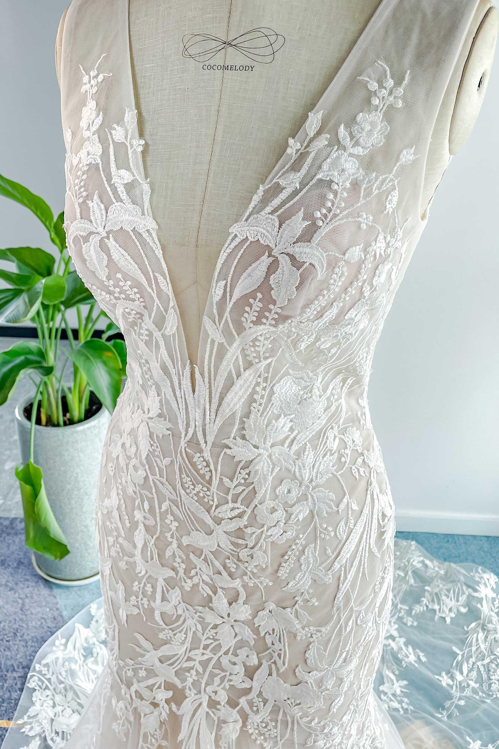 Trumpet-Mermaid Court Train Lace Tulle Wedding Dress CW3144 - COCOMELODY