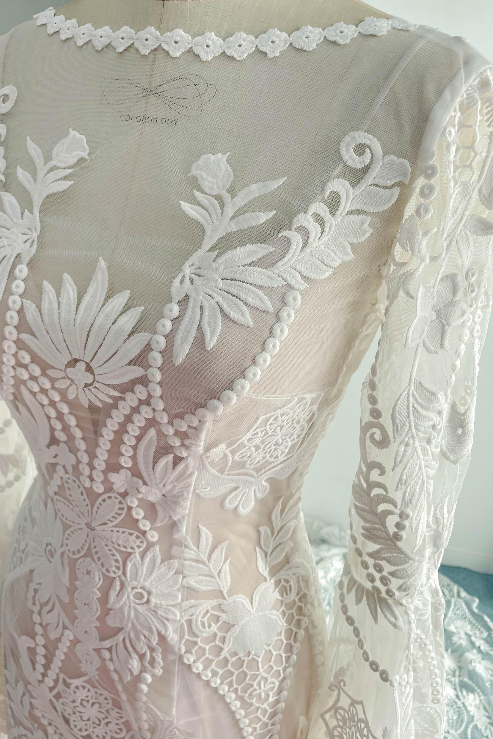 Trumpet-Mermaid Chapel Train Lace Tulle Wedding Dress CW3146 - COCOMELODY