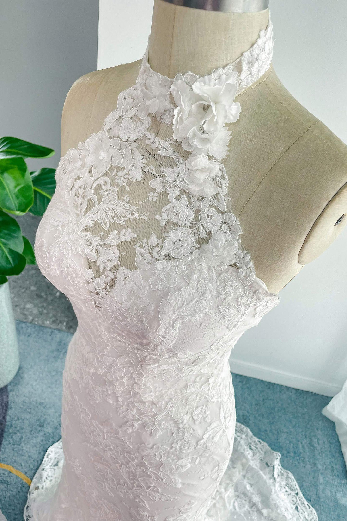 Trumpet-Mermaid Sweep-Brush Train Lace Tulle Wedding Dress CW3147 - COCOMELODY