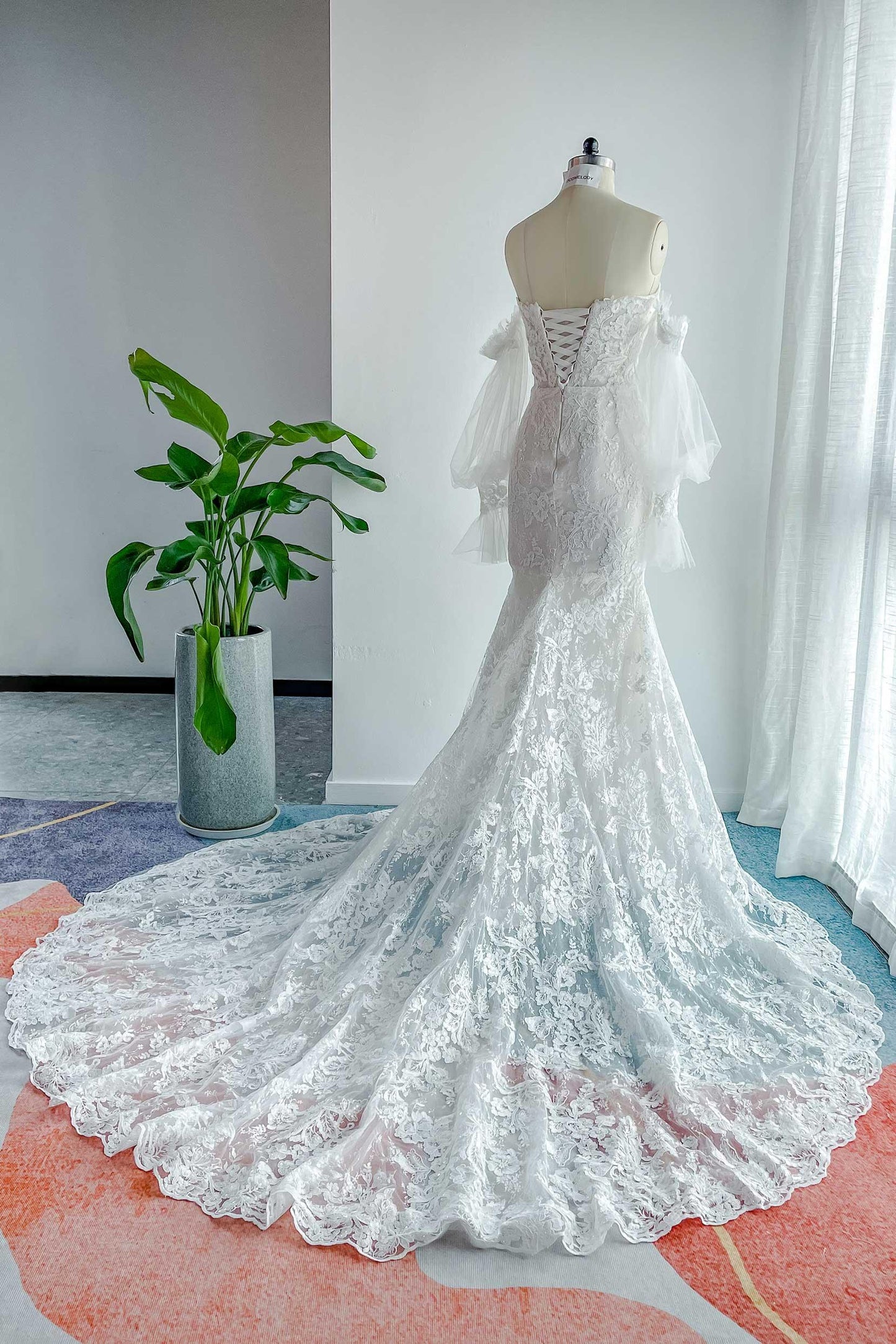Trumpet-Mermaid Court Train Lace Tulle Wedding Dress CW3148 - COCOMELODY