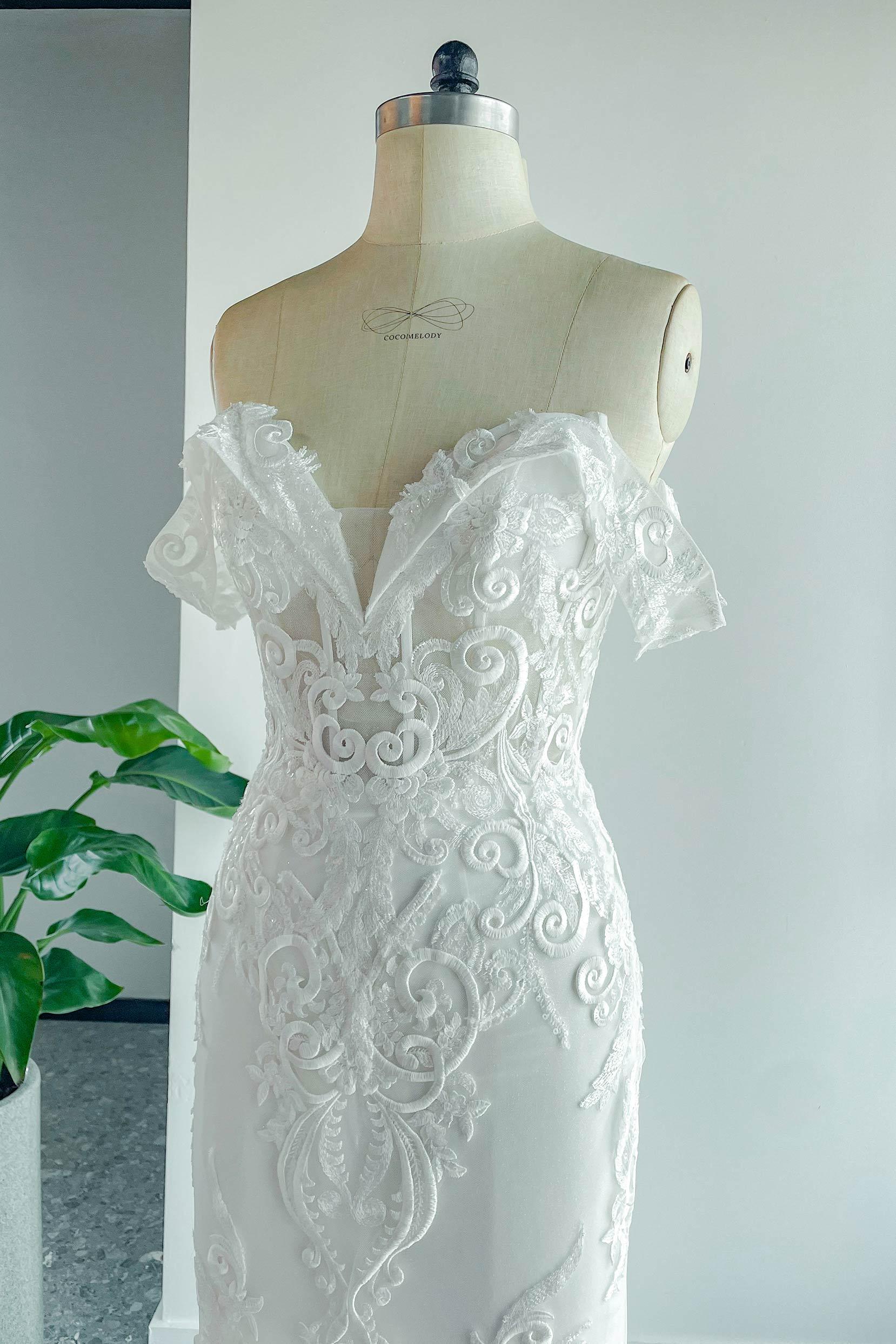 Trumpet-Mermaid Chapel Train Lace Tulle Wedding Dress CW3149 - COCOMELODY