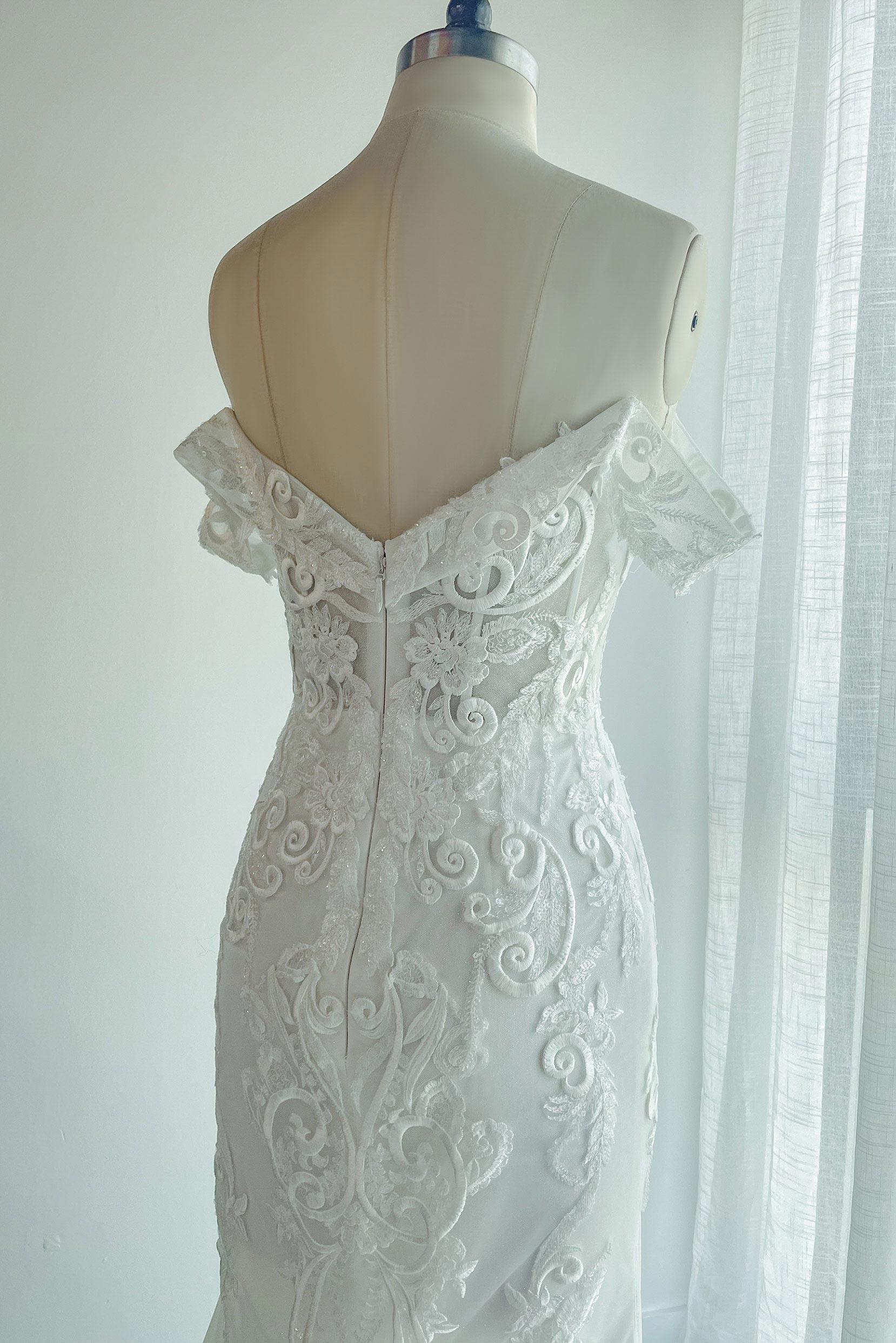 Trumpet-Mermaid Chapel Train Lace Tulle Wedding Dress CW3149 - COCOMELODY