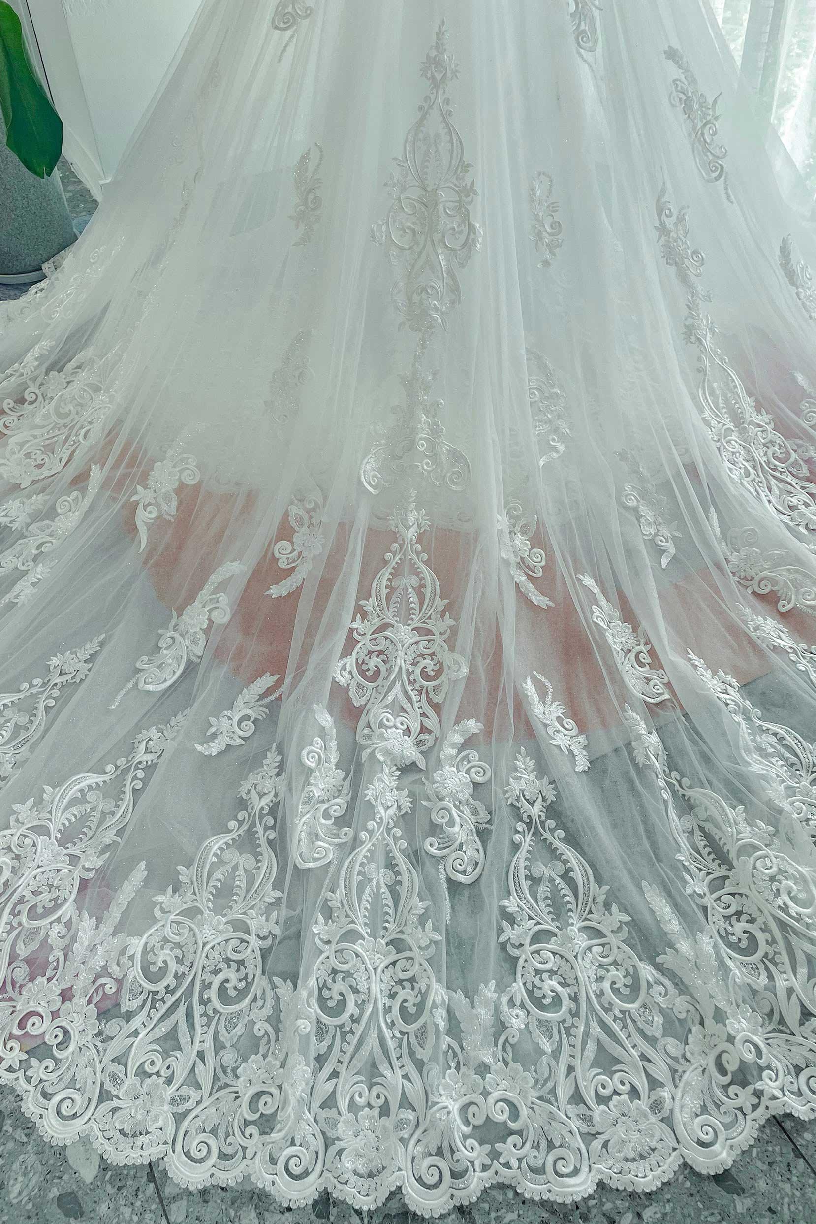 Trumpet-Mermaid Chapel Train Lace Tulle Wedding Dress CW3149 - COCOMELODY