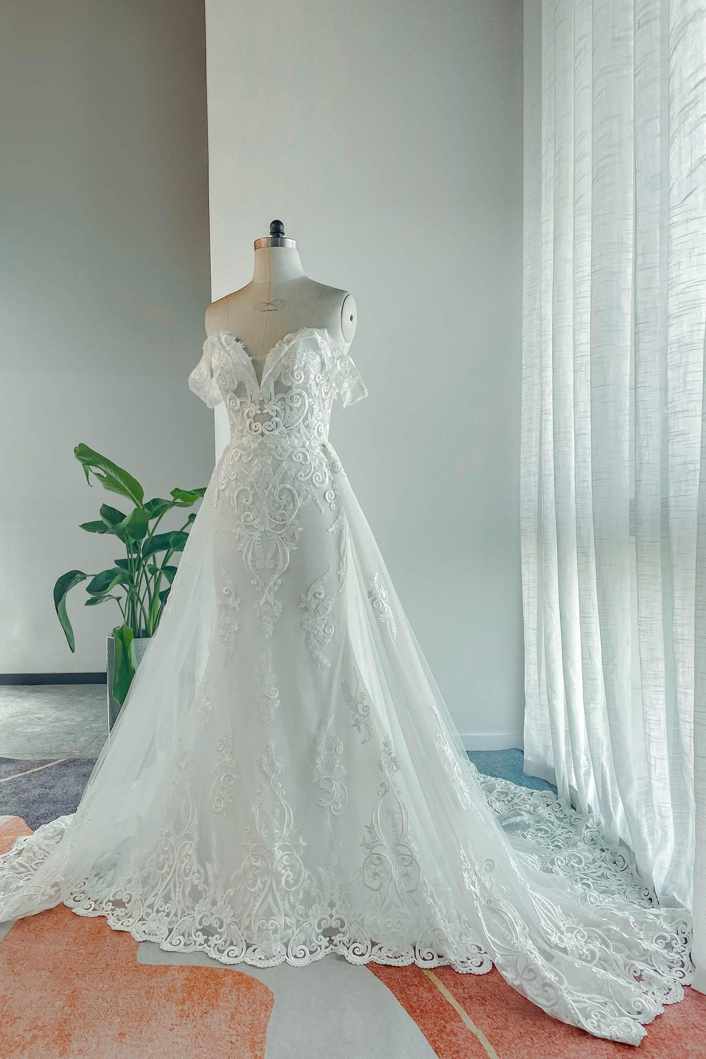 Trumpet-Mermaid Chapel Train Lace Tulle Wedding Dress CW3149 - COCOMELODY