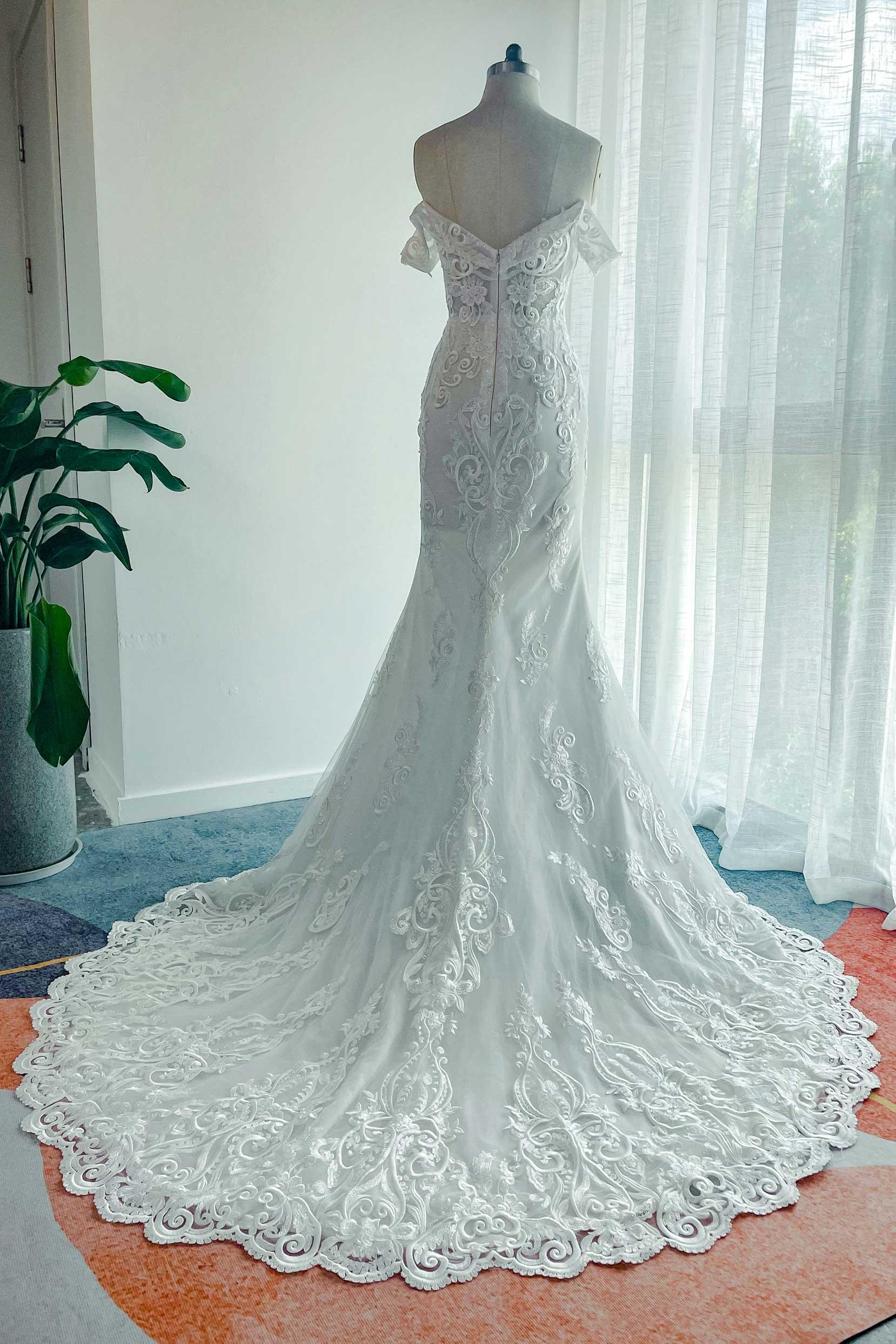 Trumpet-Mermaid Chapel Train Lace Tulle Wedding Dress CW3149 - COCOMELODY