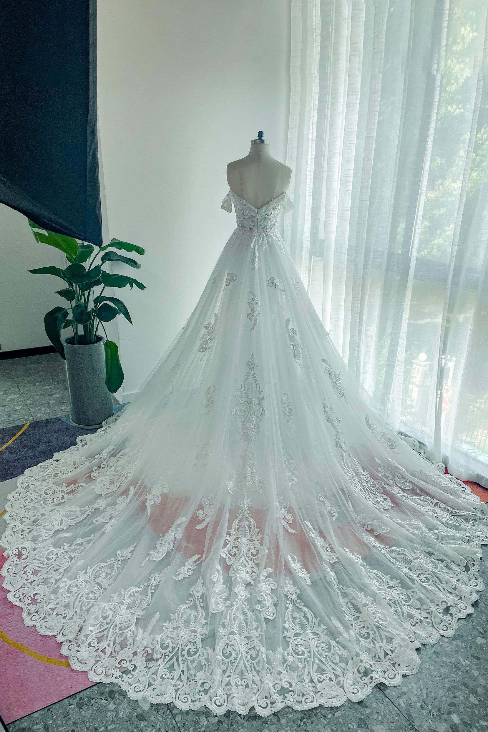 Trumpet-Mermaid Chapel Train Lace Tulle Wedding Dress CW3149 - COCOMELODY