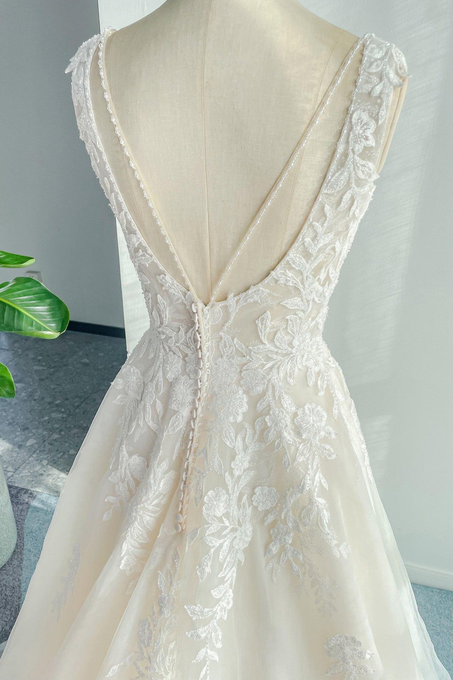 A-Line Court Train Lace Tulle Wedding Dress CW3153CR - COCOMELODY