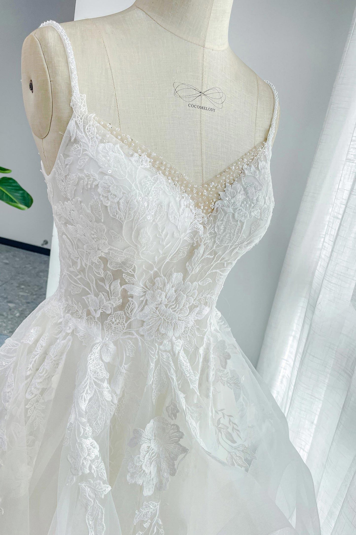 A-Line Court Train Lace Tulle Wedding Dress CW3154