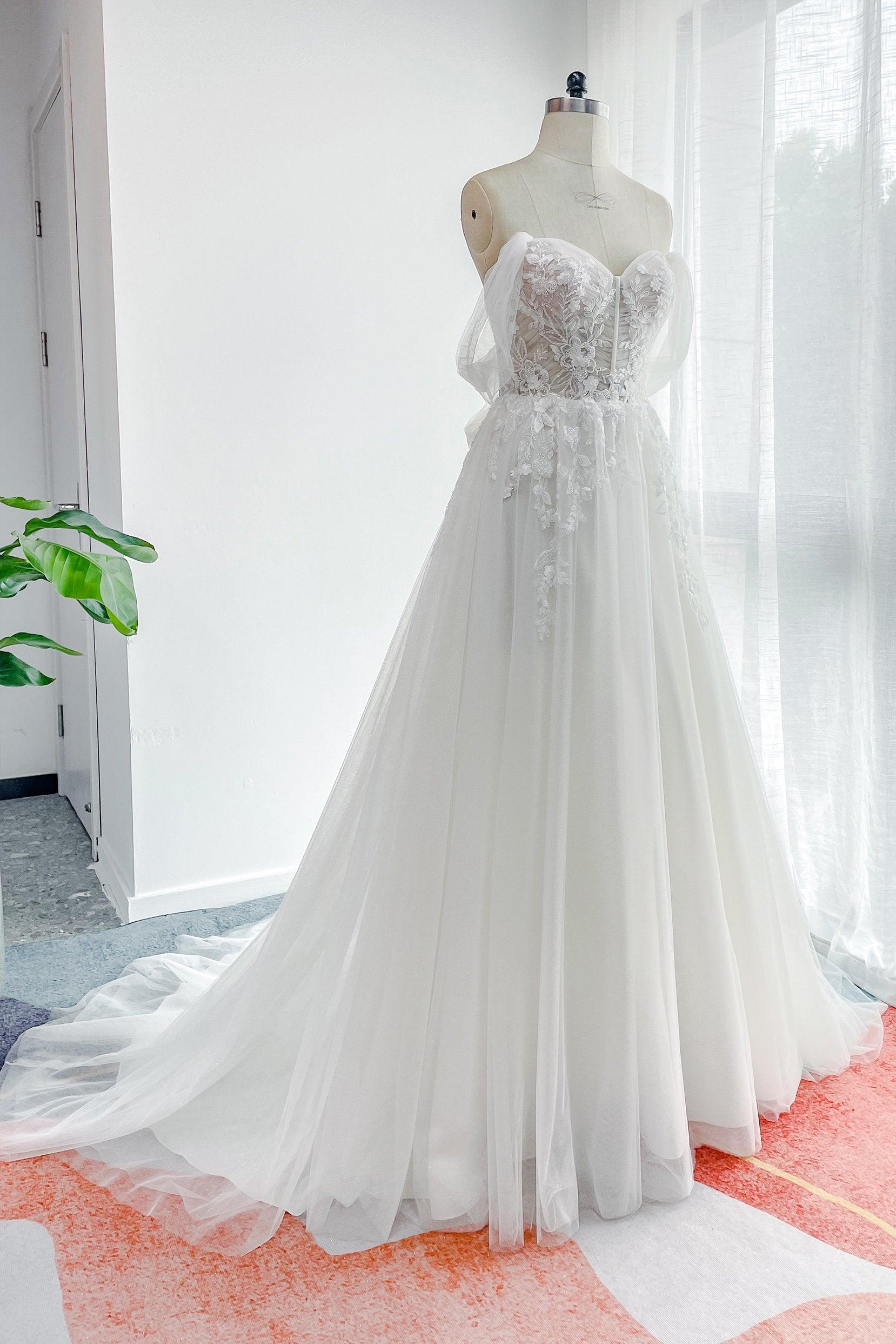 A-Line Court Train Lace Tulle Wedding Dress CW3155 - COCOMELODY