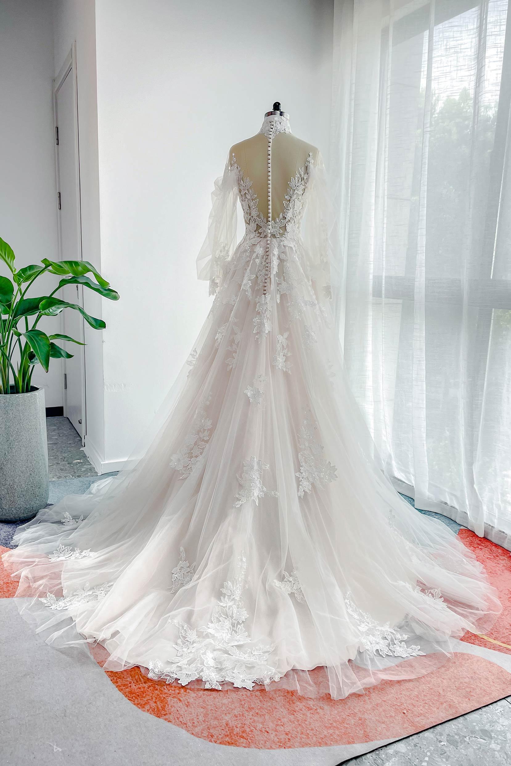 A-Line Court Train Lace Tulle Wedding Dress CW3156 - COCOMELODY