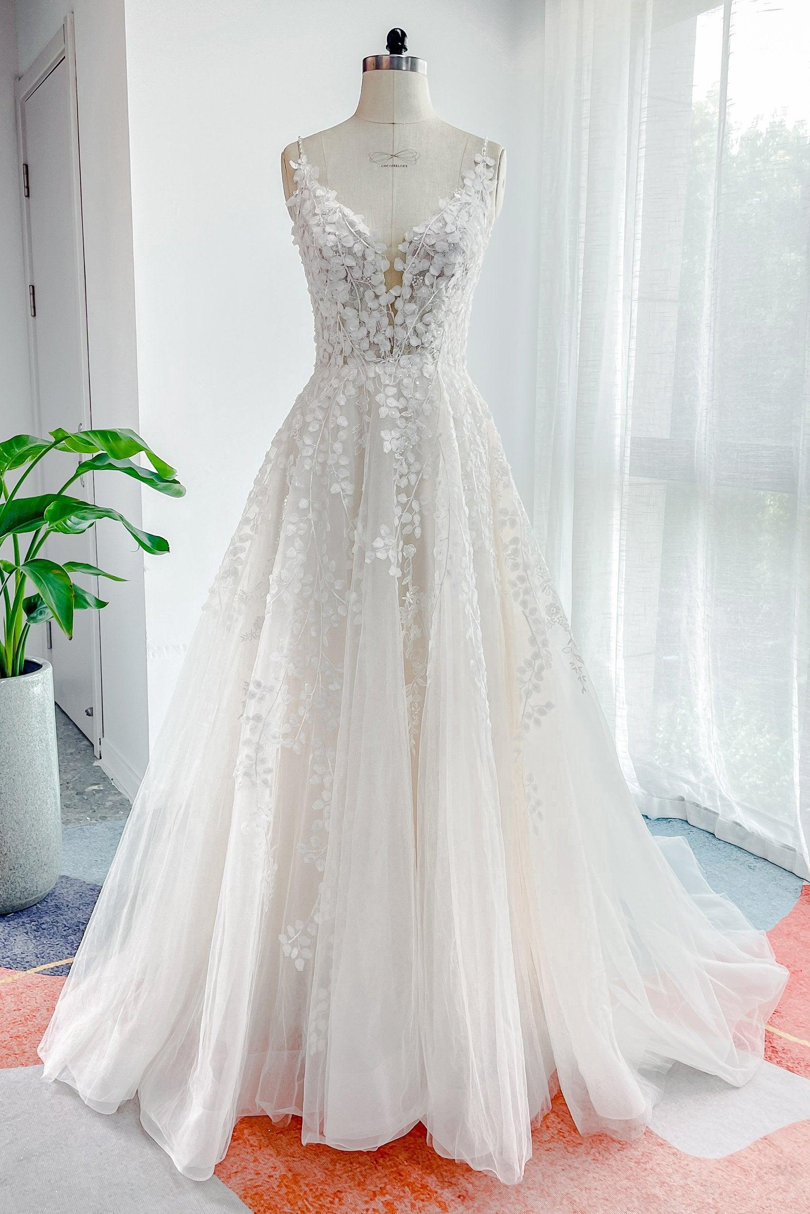 A-Line Court Train Lace Tulle Wedding Dress CW3157 - COCOMELODY