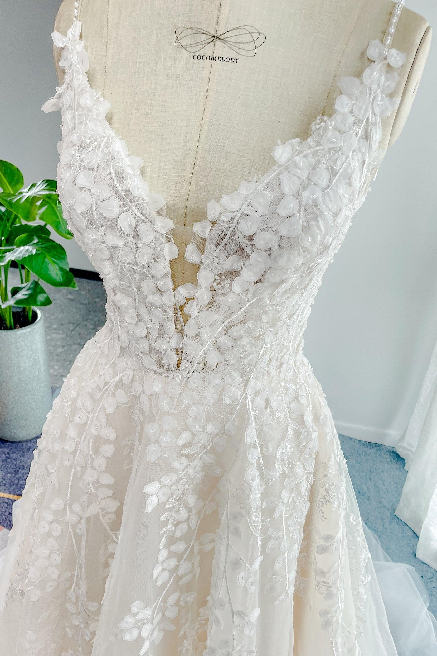 A-Line Court Train Lace Tulle Wedding Dress CW3157 - COCOMELODY
