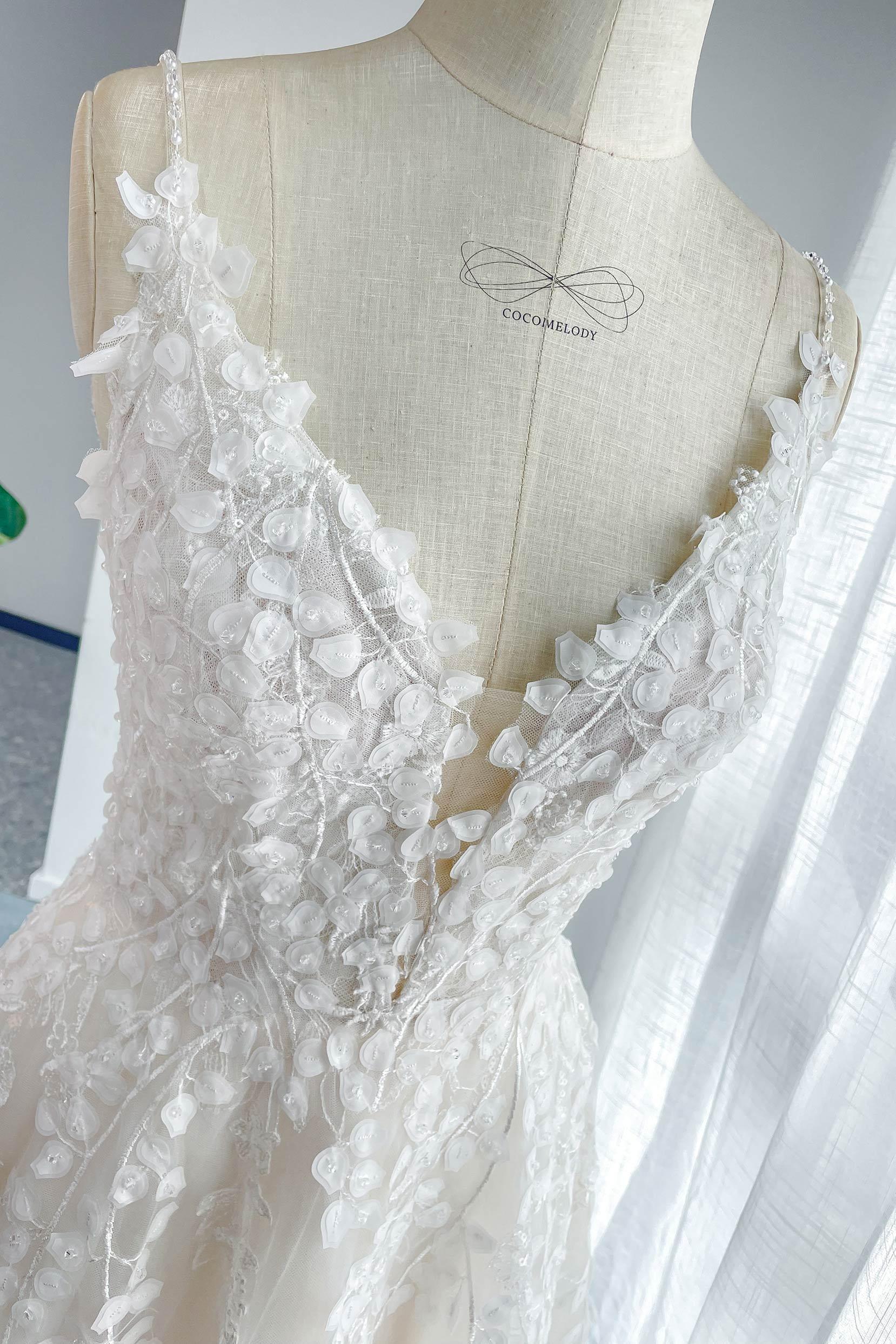 A-Line Court Train Lace Tulle Wedding Dress CW3157 - COCOMELODY
