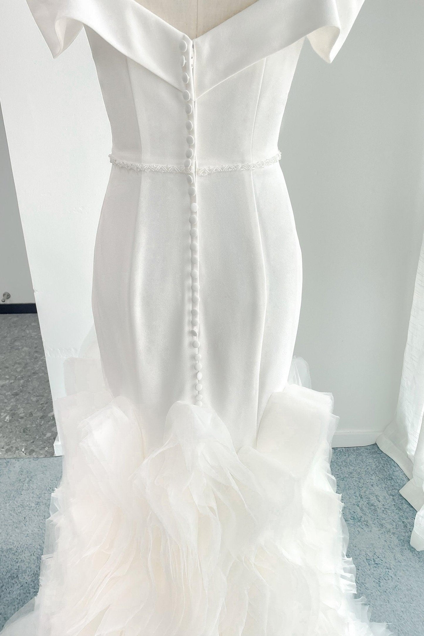 Trumpet-Mermaid Court Train Stretch Satin Wedding Dress CW3159 - COCOMELODY