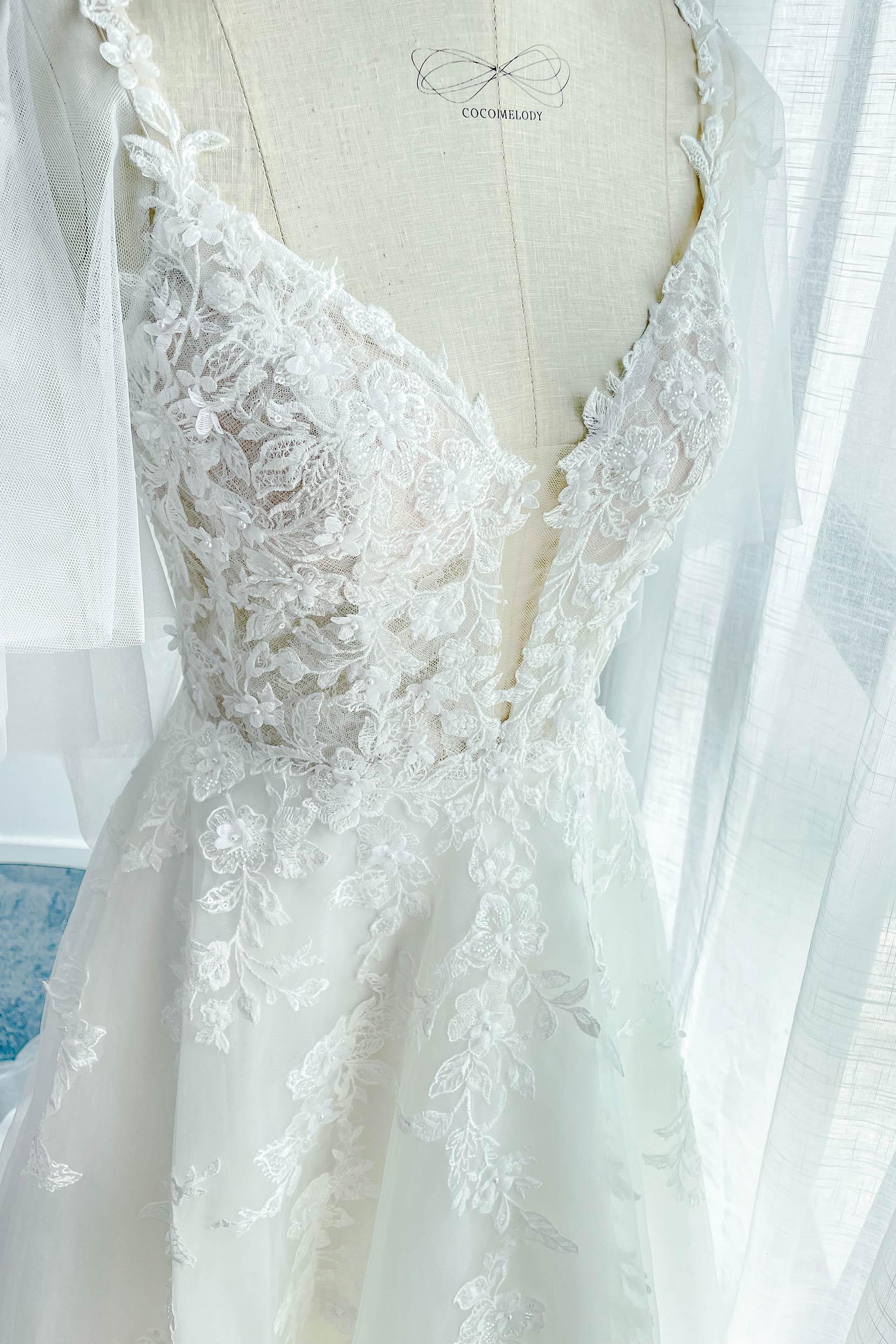 A-Line Court Train Lace Tulle Wedding Dress CW3160 - COCOMELODY