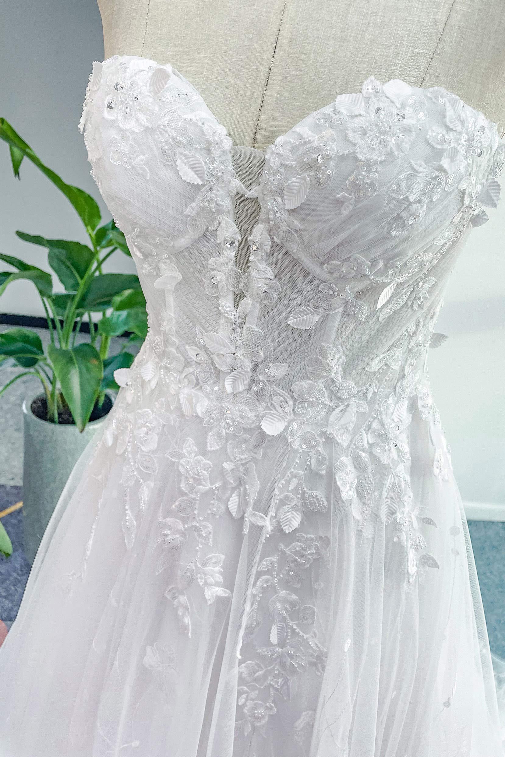 A-Line Court Train Lace Tulle Wedding Dress CW3161 - COCOMELODY
