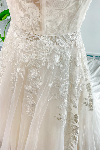 A-Line Chapel Train Lace Tulle Wedding Dress CW3203