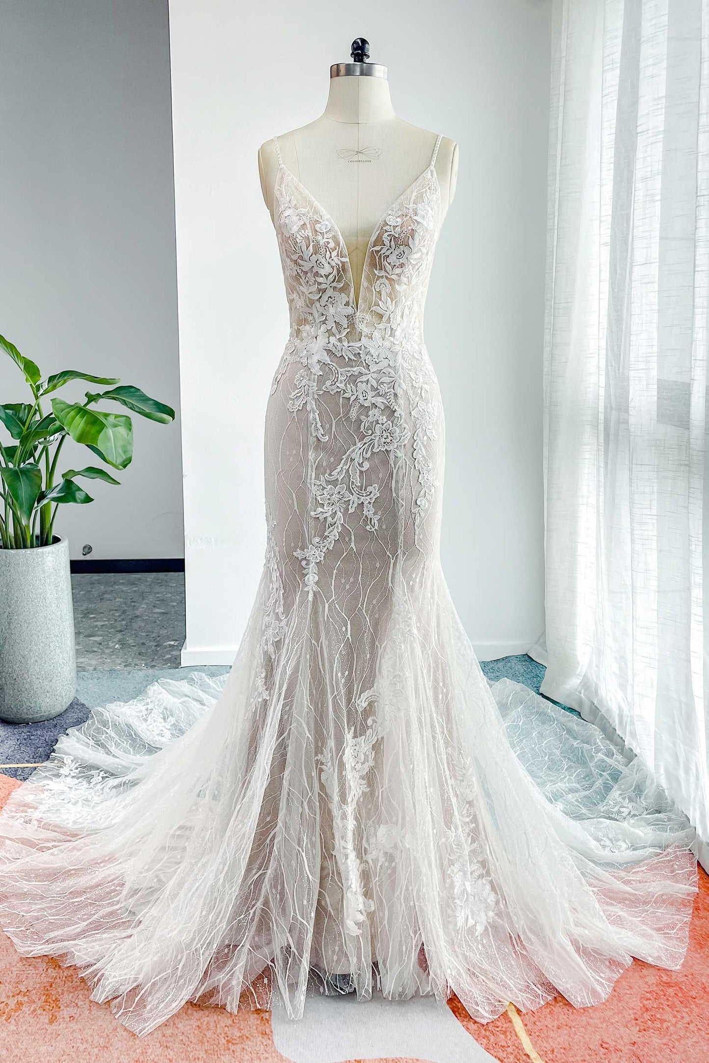 Trumpet-Mermaid Chapel Train Lace Tulle Wedding Dress CW3206 - COCOMELODY