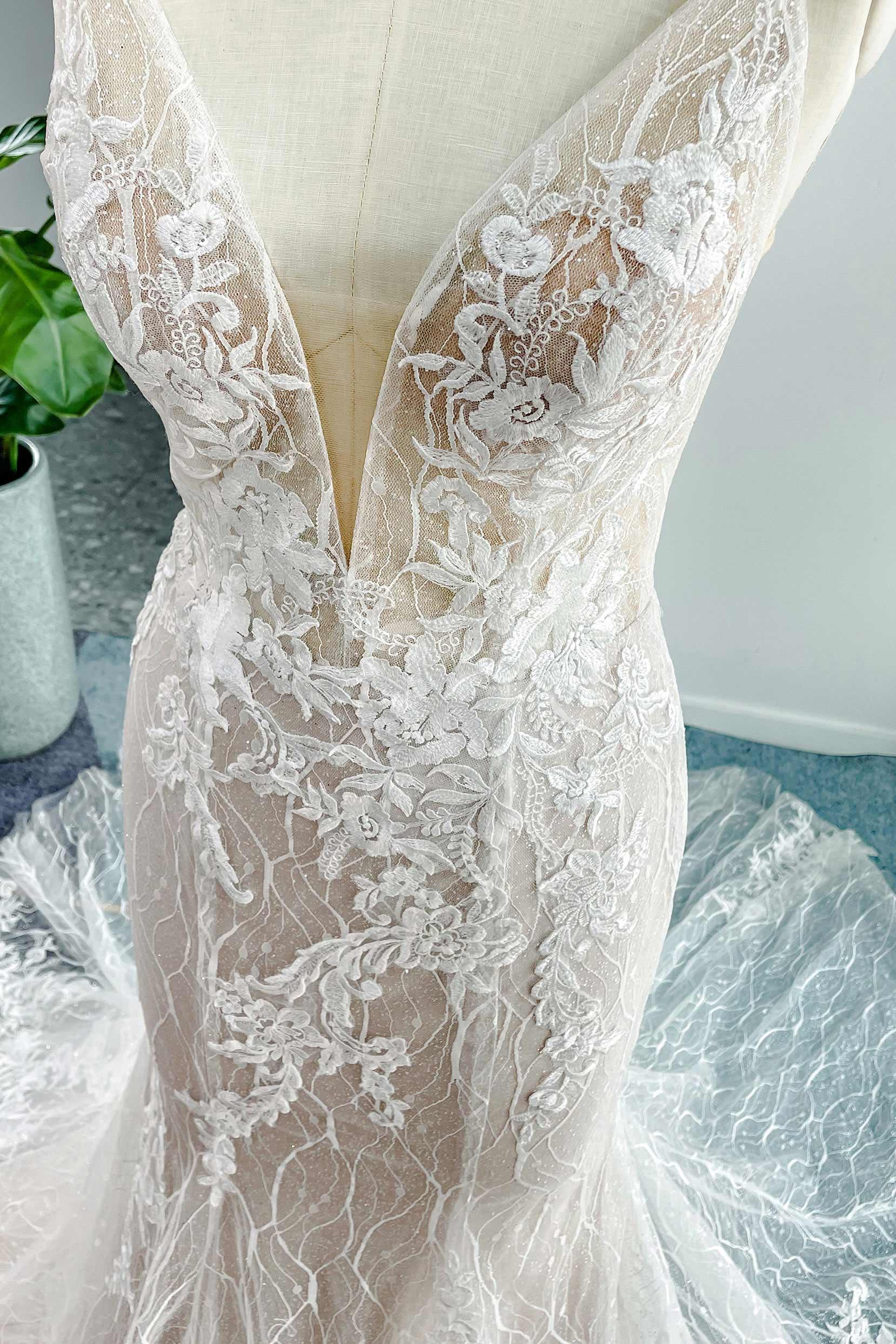 Trumpet-Mermaid Chapel Train Lace Tulle Wedding Dress CW3206 - COCOMELODY