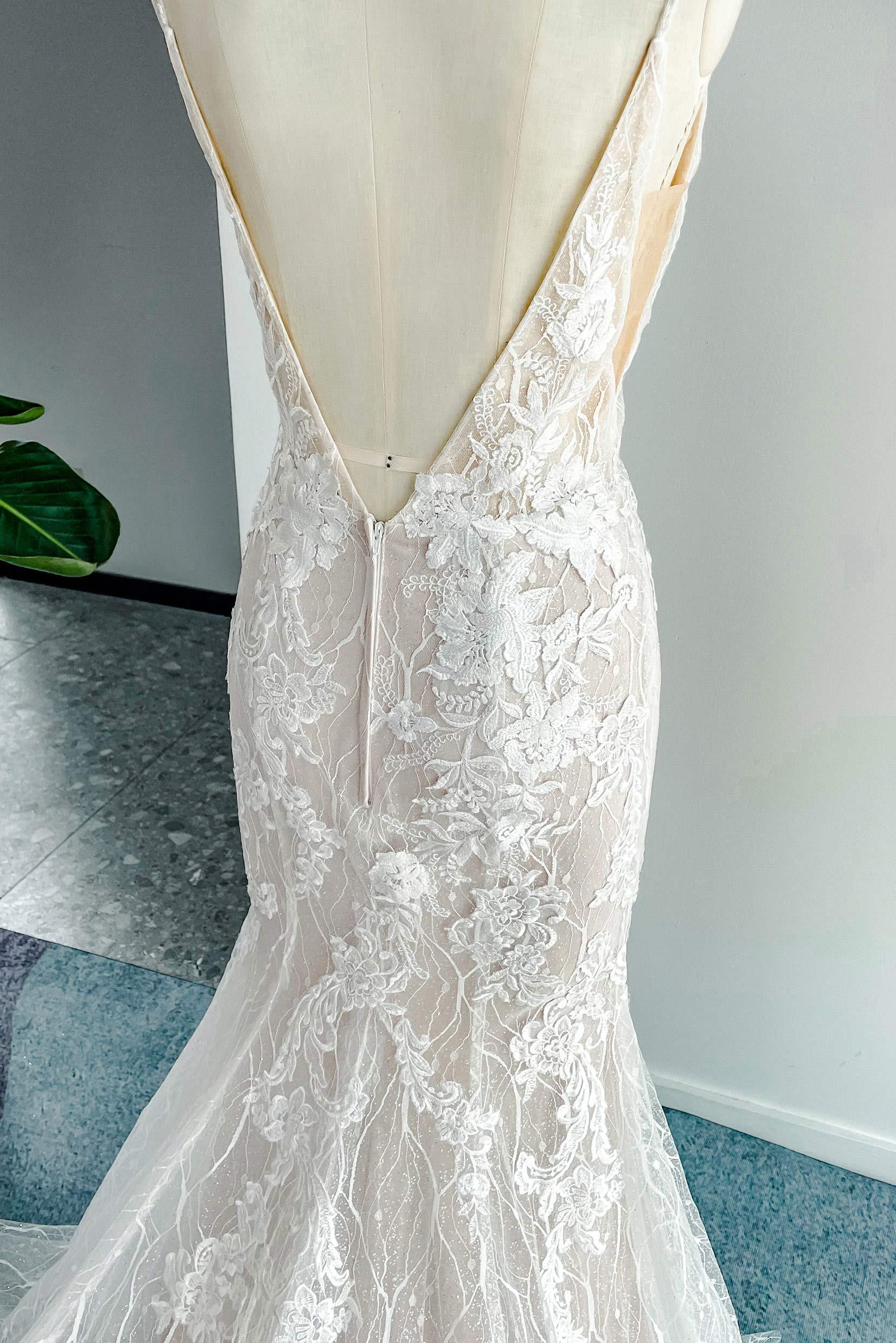 Trumpet-Mermaid Chapel Train Lace Tulle Wedding Dress CW3206 - COCOMELODY