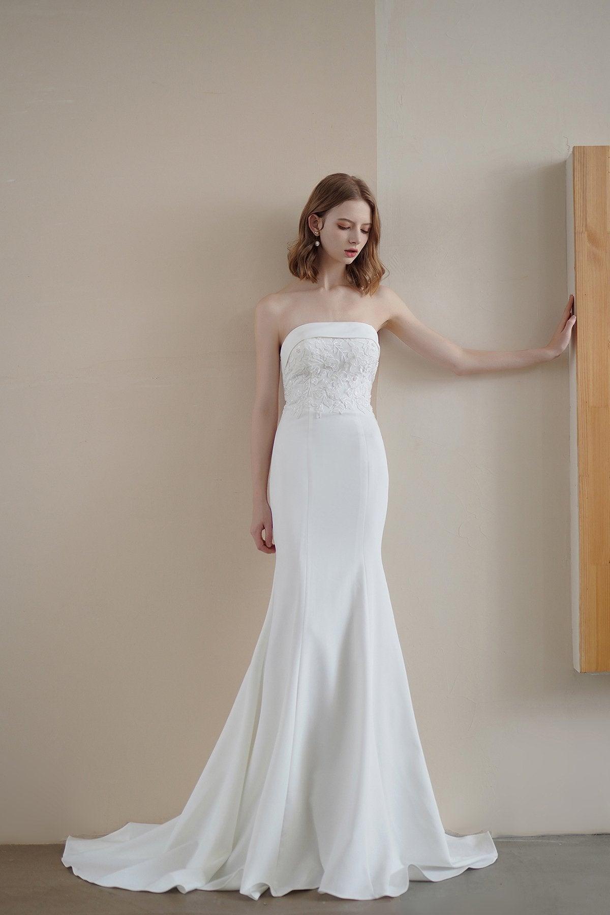 Trumpet Sweep-Brush Train Stretch Satin Lace Wedding Dress CW3217 - COCOMELODY