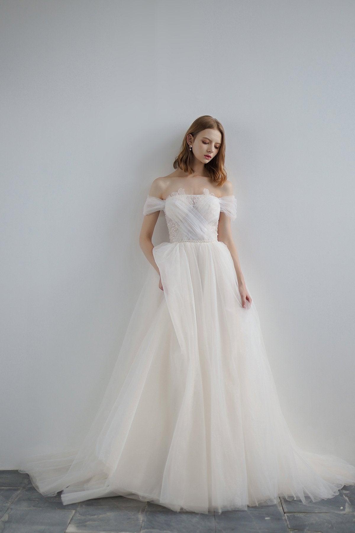 A-Line Sweep-Brush Train Lace Tulle Wedding Dress CW3220 - COCOMELODY