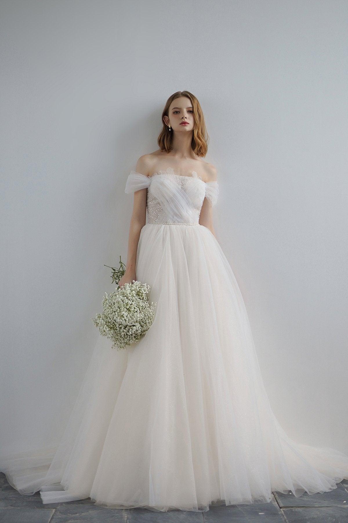 A-Line Sweep-Brush Train Lace Tulle Wedding Dress CW3220 - COCOMELODY