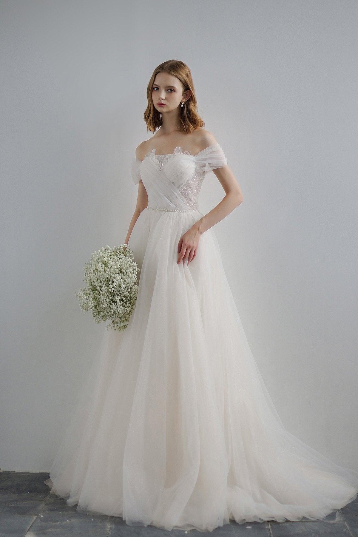 A-Line Sweep-Brush Train Lace Tulle Wedding Dress CW3220 - COCOMELODY