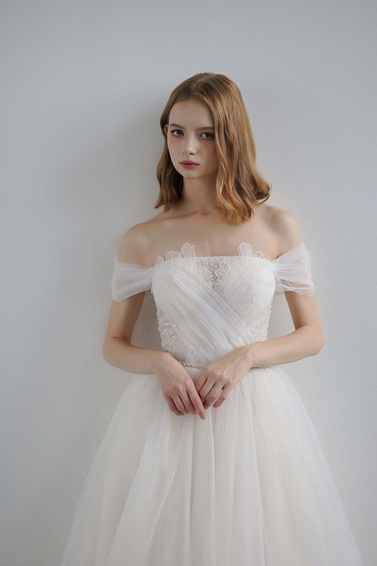 A-Line Sweep-Brush Train Lace Tulle Wedding Dress CW3220 - COCOMELODY