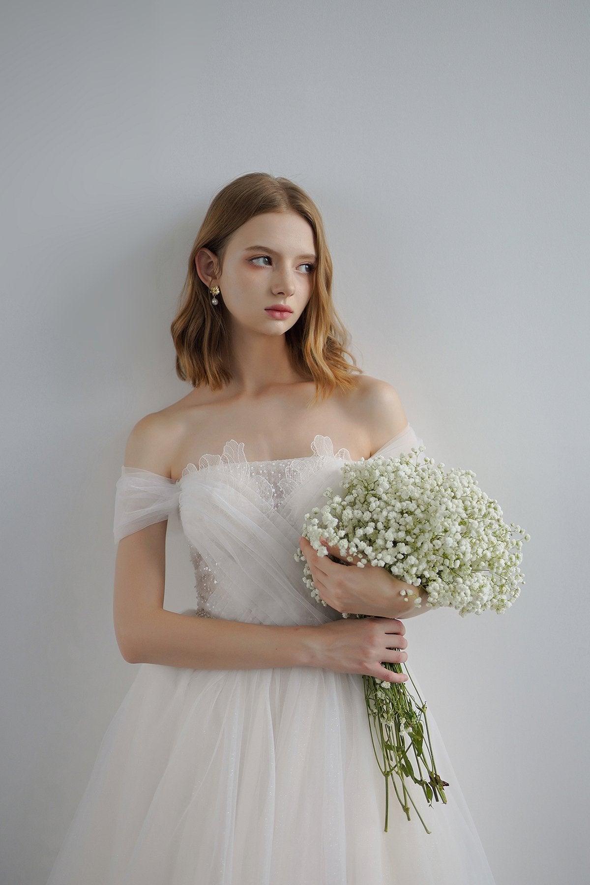A-Line Sweep-Brush Train Lace Tulle Wedding Dress CW3220 - COCOMELODY