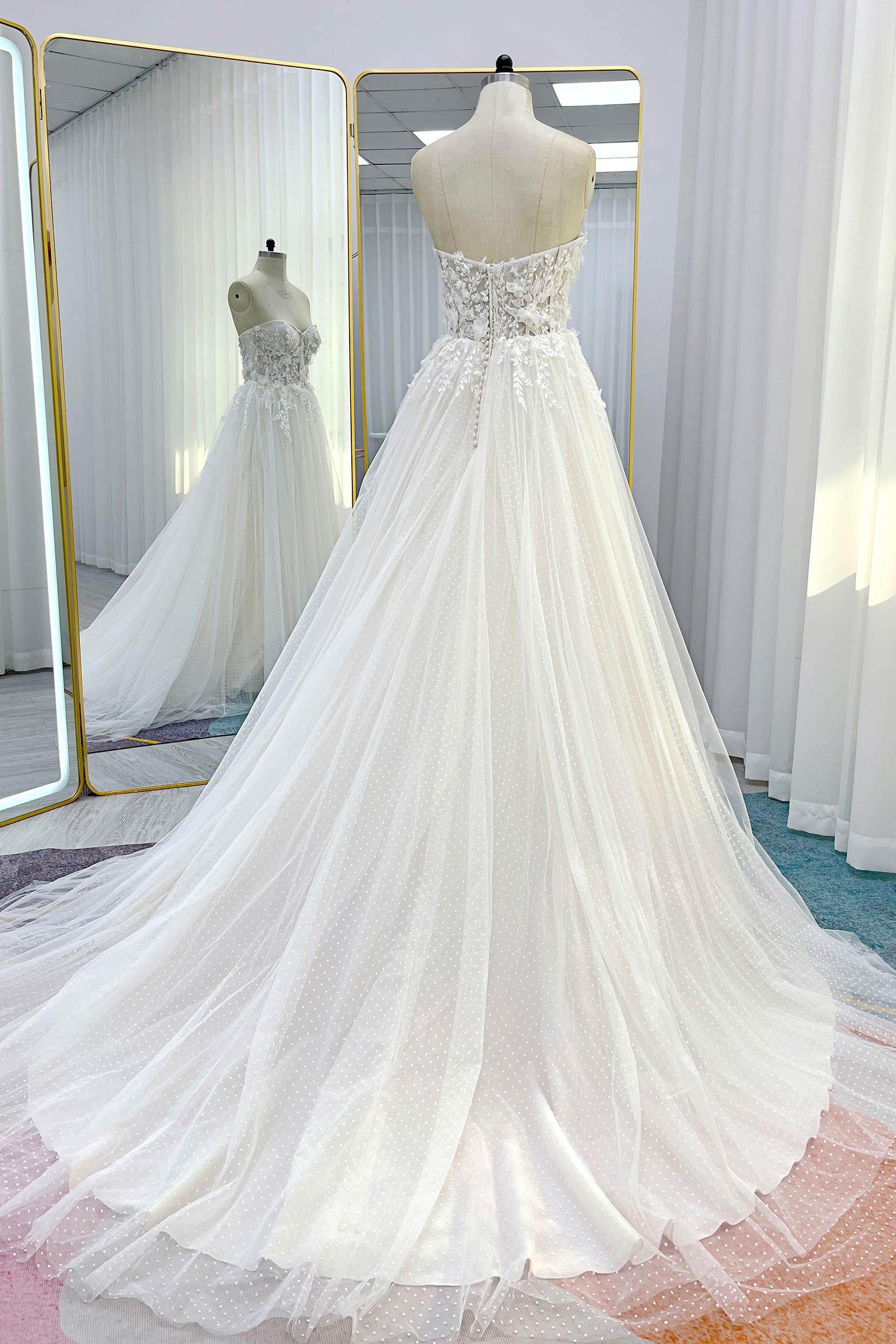 A-Line Sweetheart Court Train Lace Tulle Wedding Dress COCOMELODY