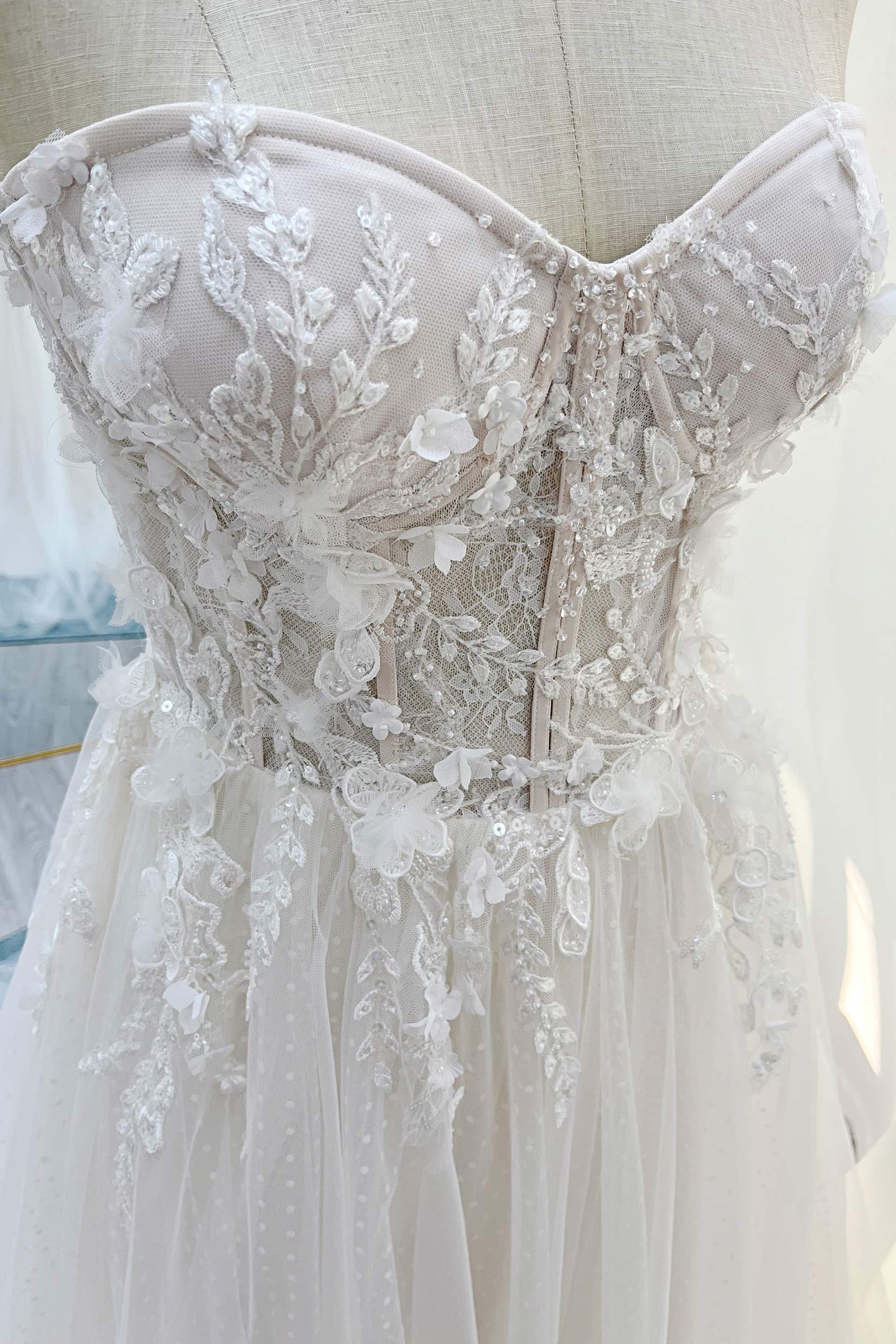 A-Line Court Train Lace Tulle Wedding Dress CW3225 - COCOMELODY