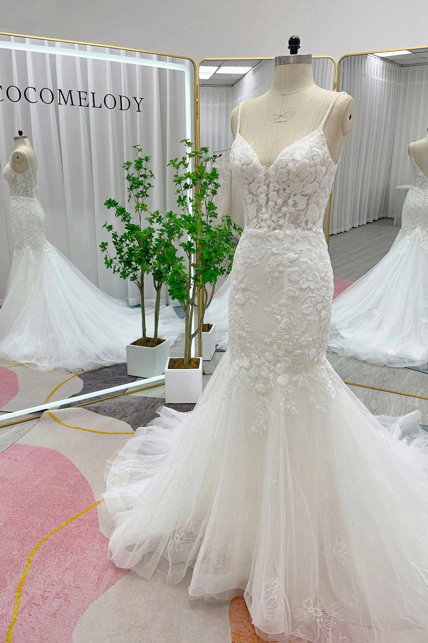 Trumpet-Mermaid Chapel Train Lace Tulle Wedding Dress CW3228 - COCOMELODY