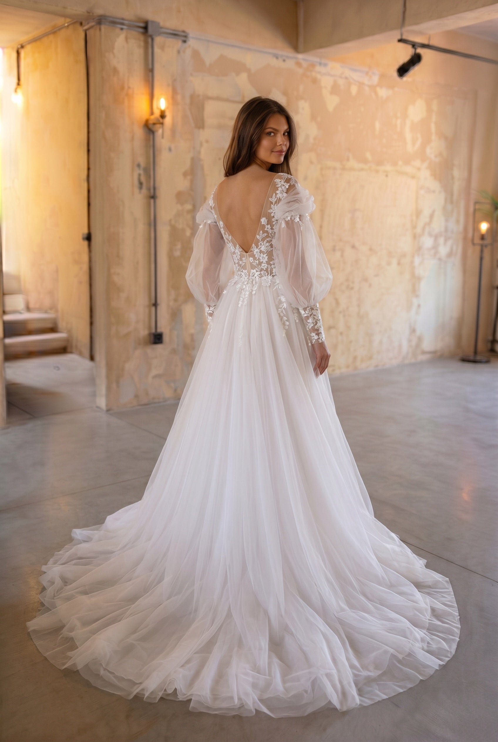 Elegant Lace A-Line Garden Wedding Dress with Puff Sleeves