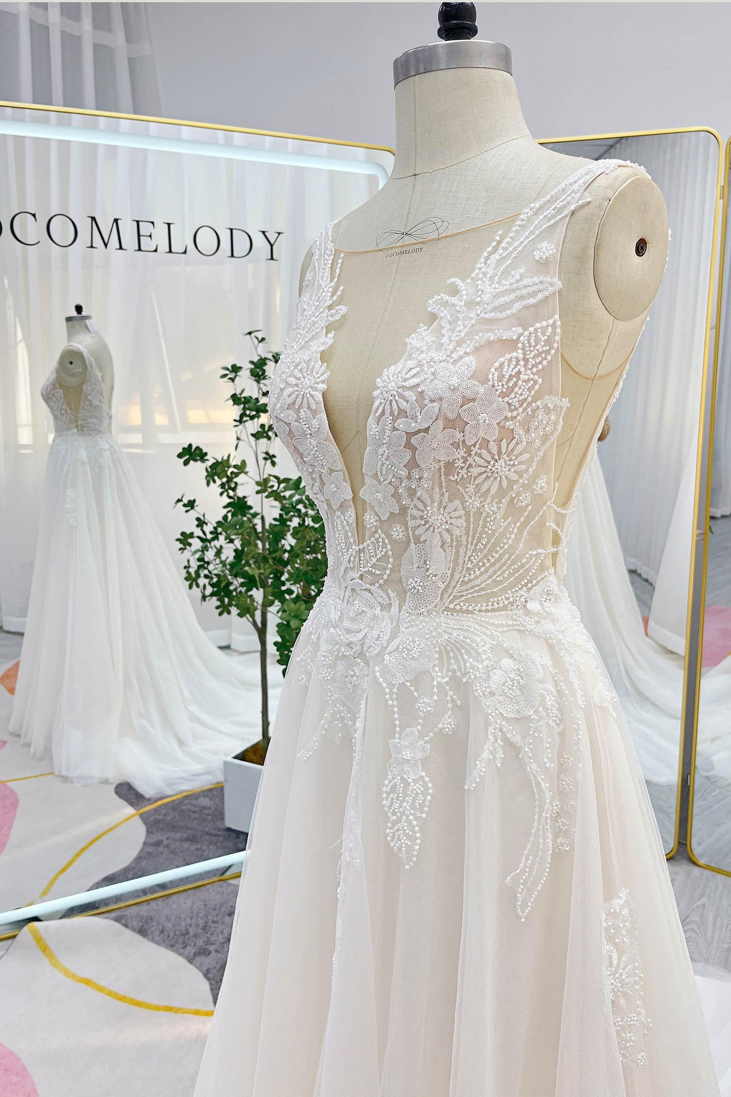 A-Line Chapel Train Lace Tulle Wedding Dress CW3241 - COCOMELODY