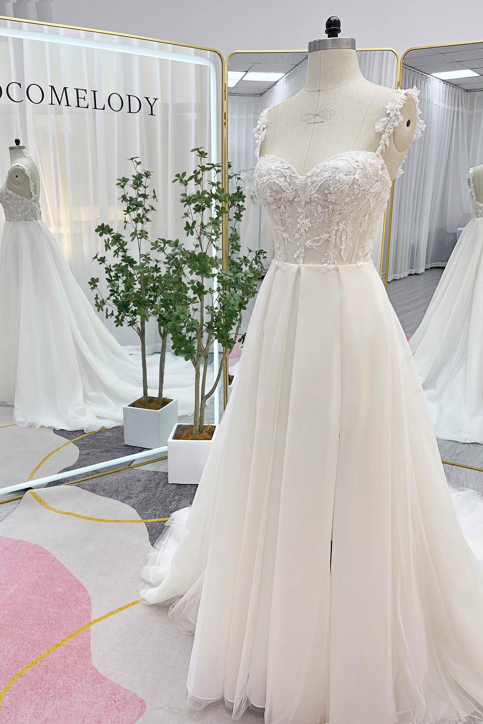 A-Line Court Train Lace Tulle Wedding Dress CW3242 - COCOMELODY