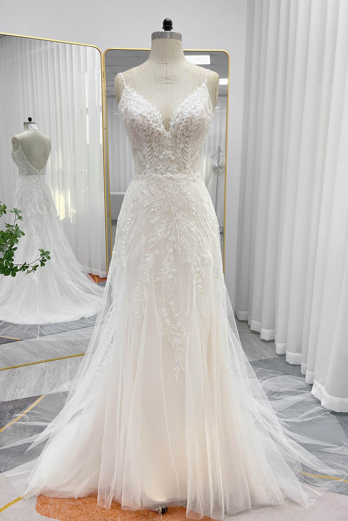 A-Line Court Train Lace Tulle Wedding Dress CW3243 - COCOMELODY