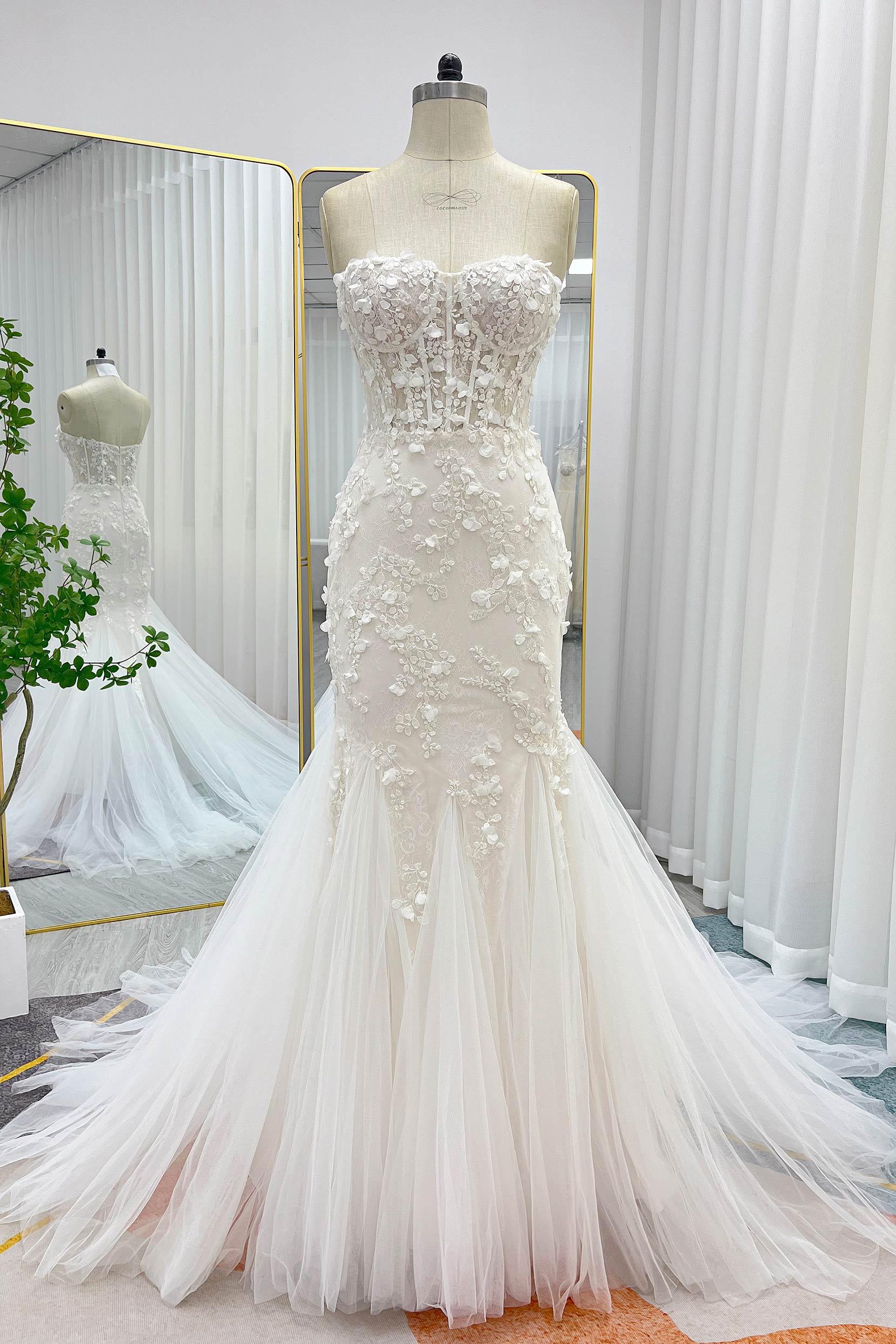 Trumpet-Mermaid Court Train Lace Tulle Wedding Dress CW3244 - COCOMELODY