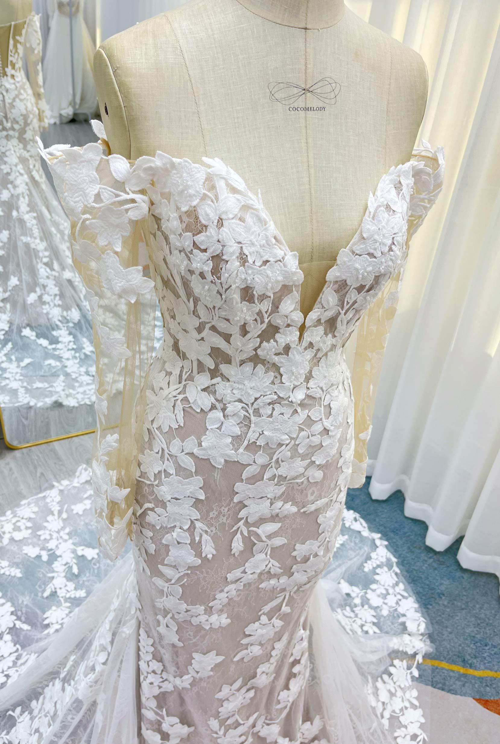 Trumpet-Mermaid Court Train Lace Tulle Wedding Dress CW3250 - COCOMELODY